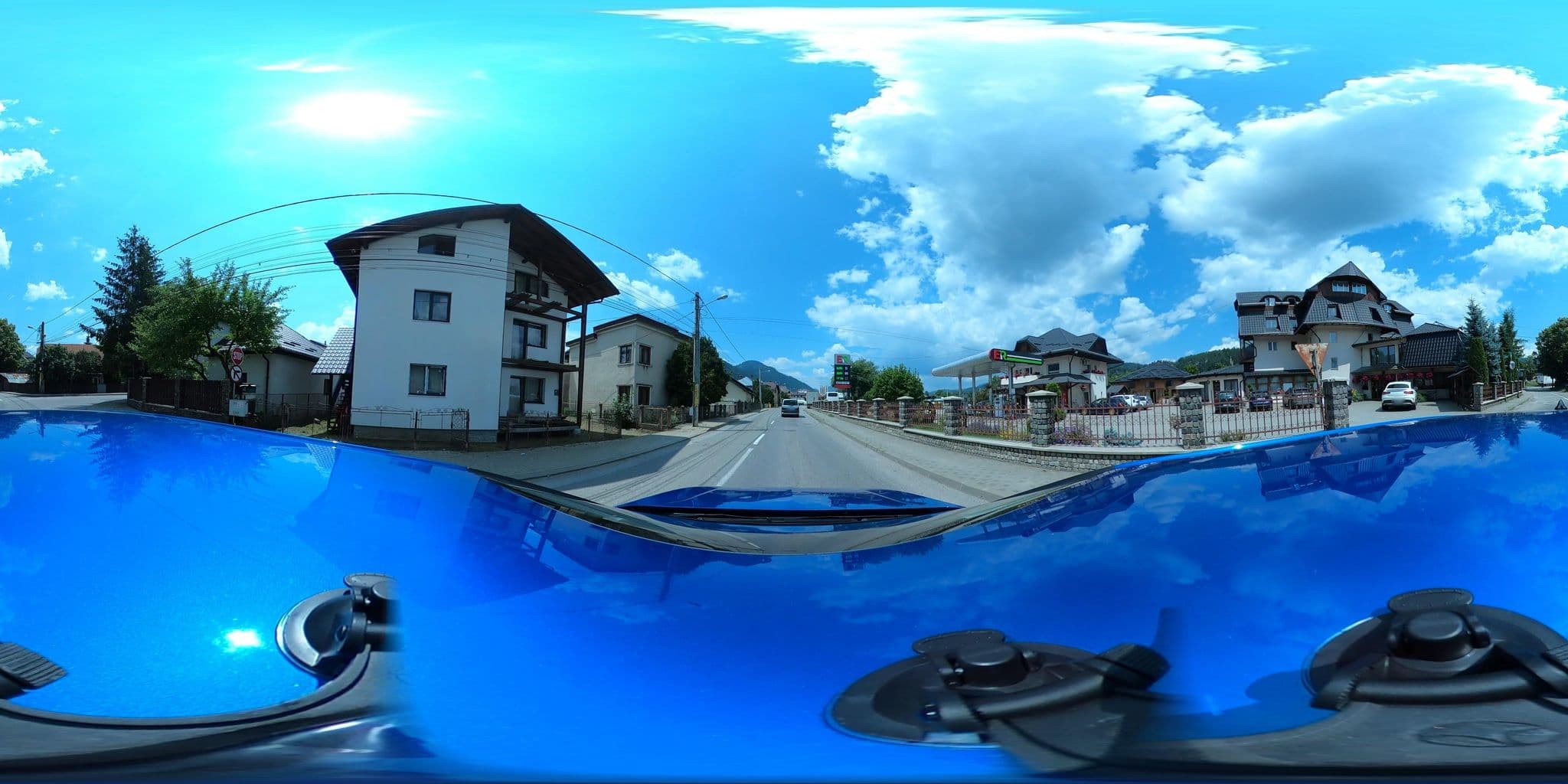 Street view near Hotel Cosmos, Câmpulung Moldovenesc — © DARIUSDINCA (CC BY-SA · Mapillary)
