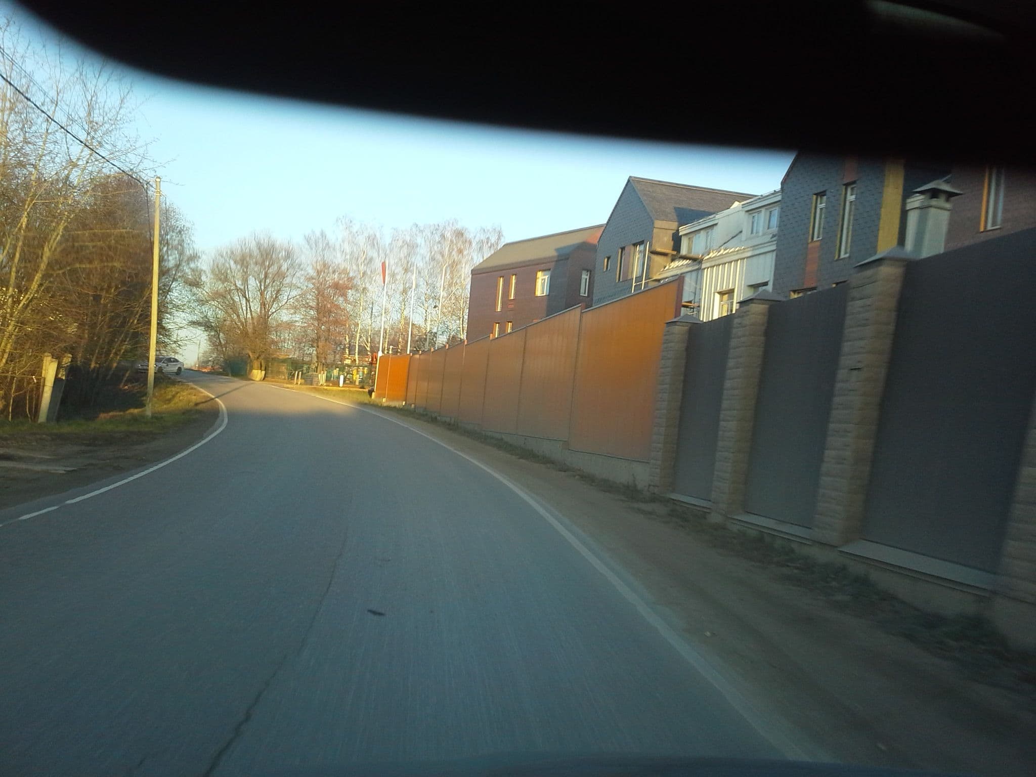 Street view near Гороховские Бани, Posëlok Mar’ino — © mikles (CC BY-SA · Mapillary)