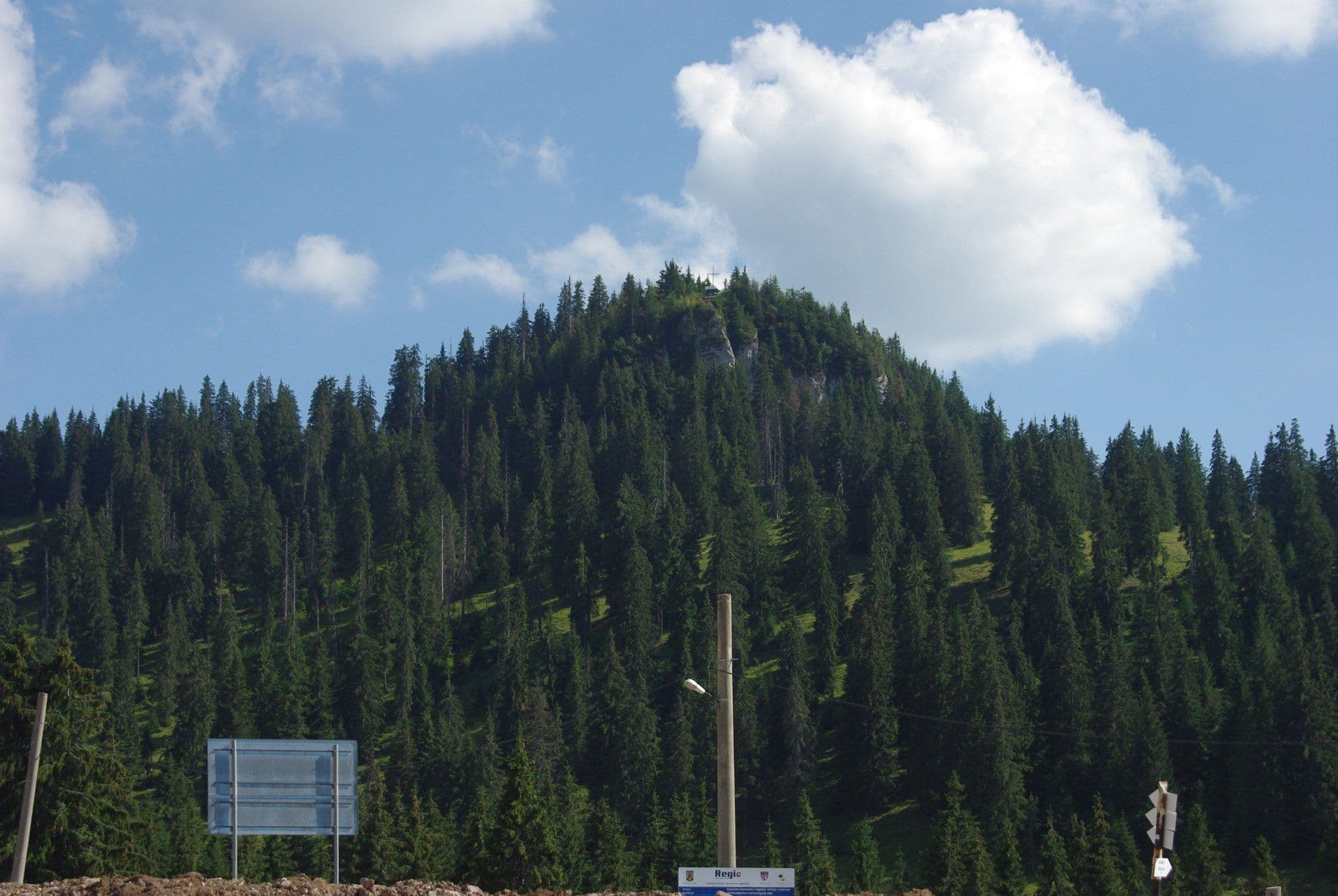 Street view near Cabana Brădet, Arieşeni — © utvonalfelmeresek (CC BY-SA · Mapillary)