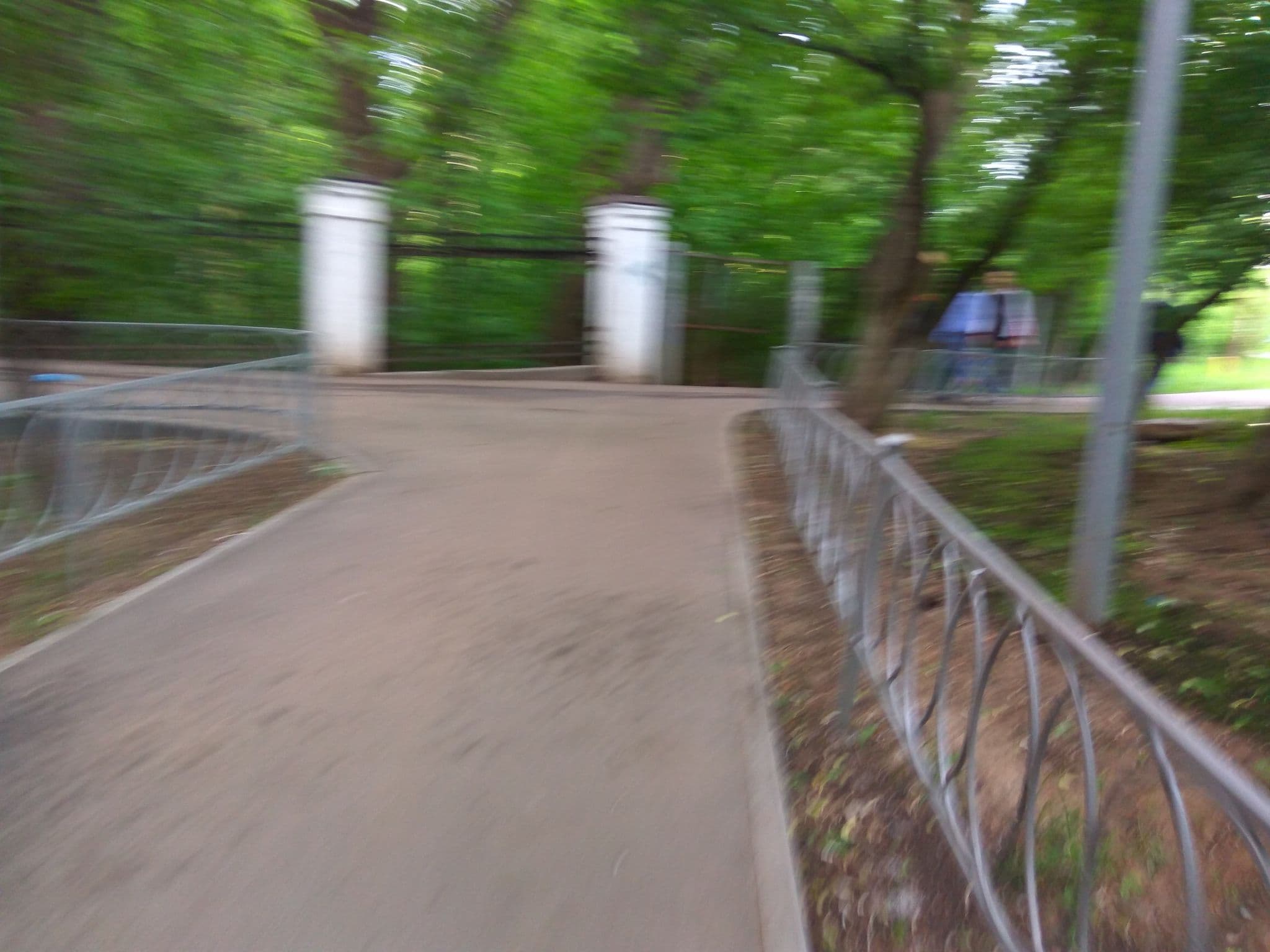 Street view near Kaluga hôtel, Leninskiye Gory — © trolleway (CC BY-SA · Mapillary)