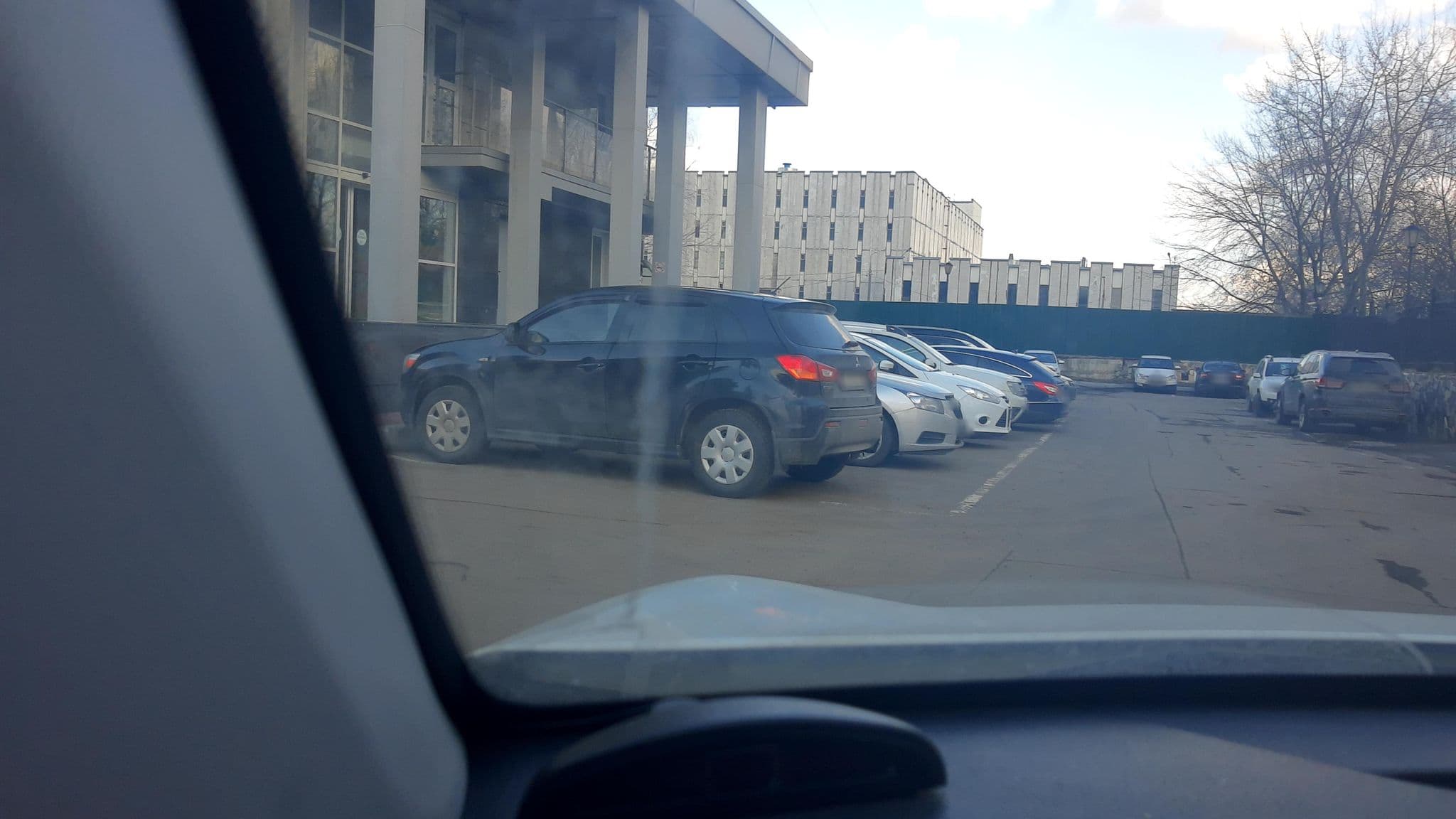 Street view near Sunflower Park, Tsaritsyno — © phoneuploader (CC BY-SA · Mapillary)