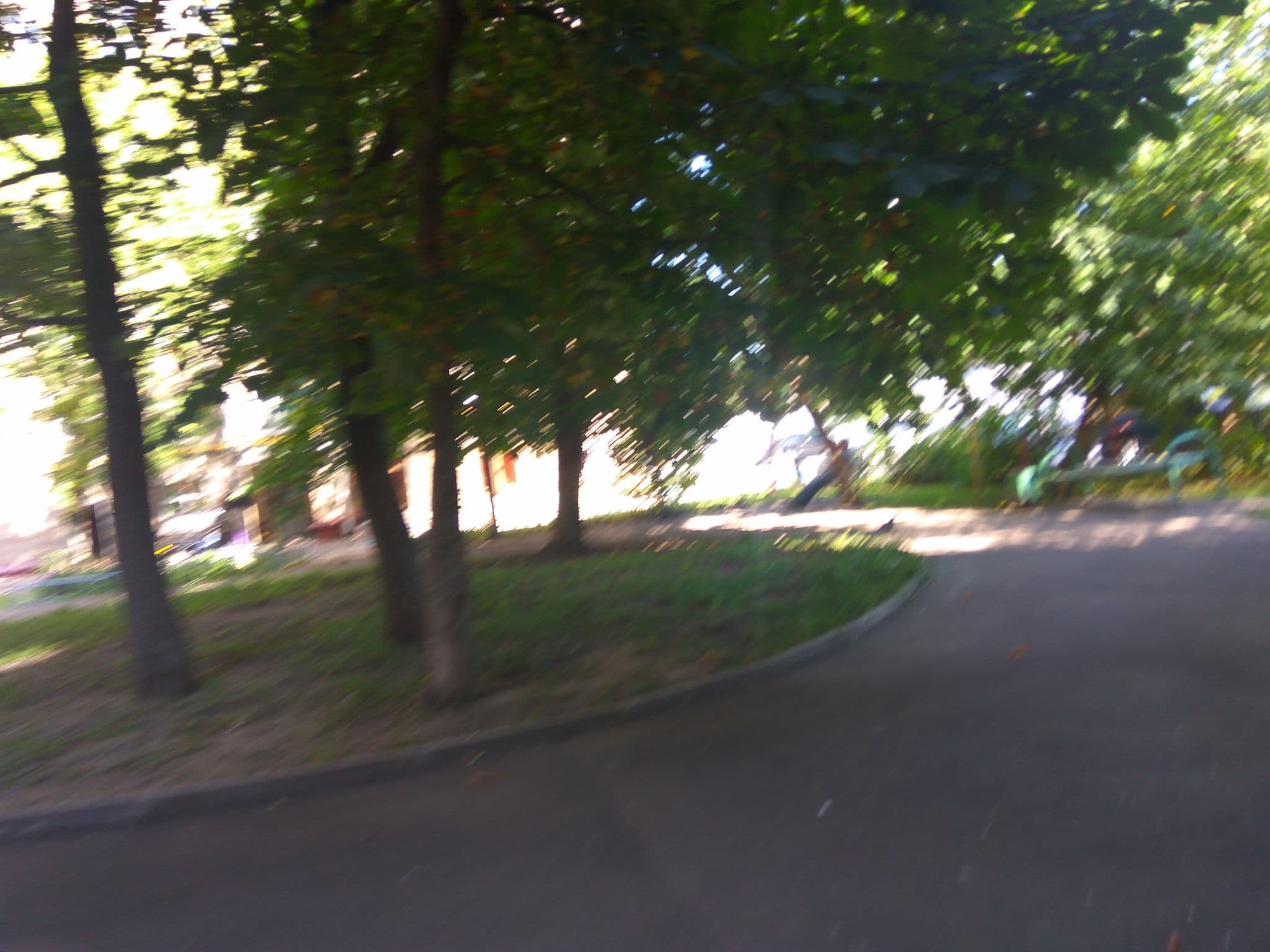Street view near Вавилон 15, Novyye Cherëmushki — © trolleway (CC BY-SA · Mapillary)