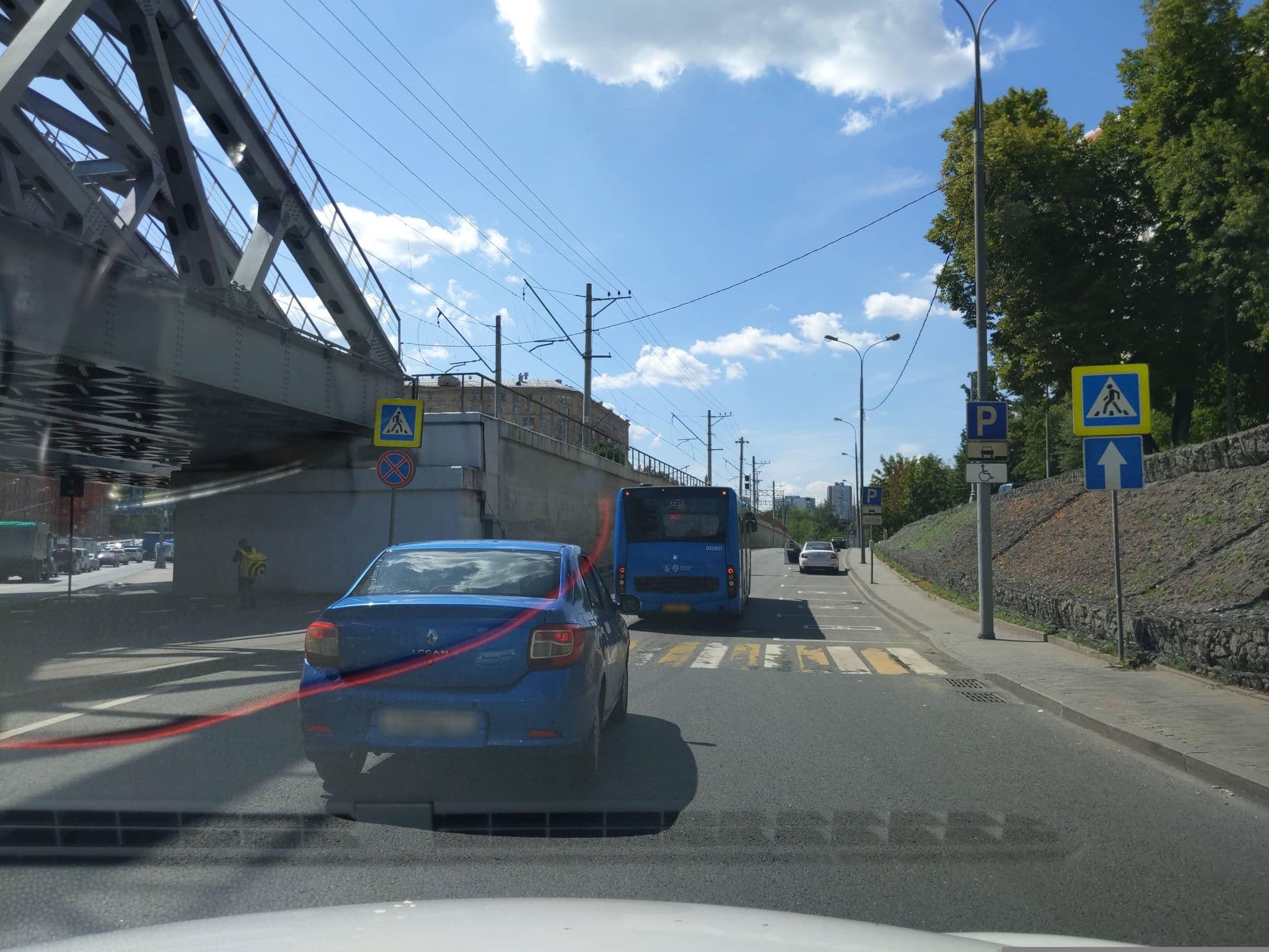 Street view near Traveller Hostel, Novyye Cherëmushki — © kirikset (CC BY-SA · Mapillary)