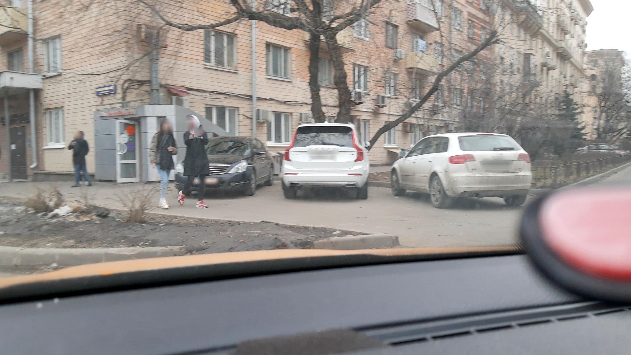 Street view near Grey Hotel, Dorogomilovo — © phoneuploader (CC BY-SA · Mapillary)