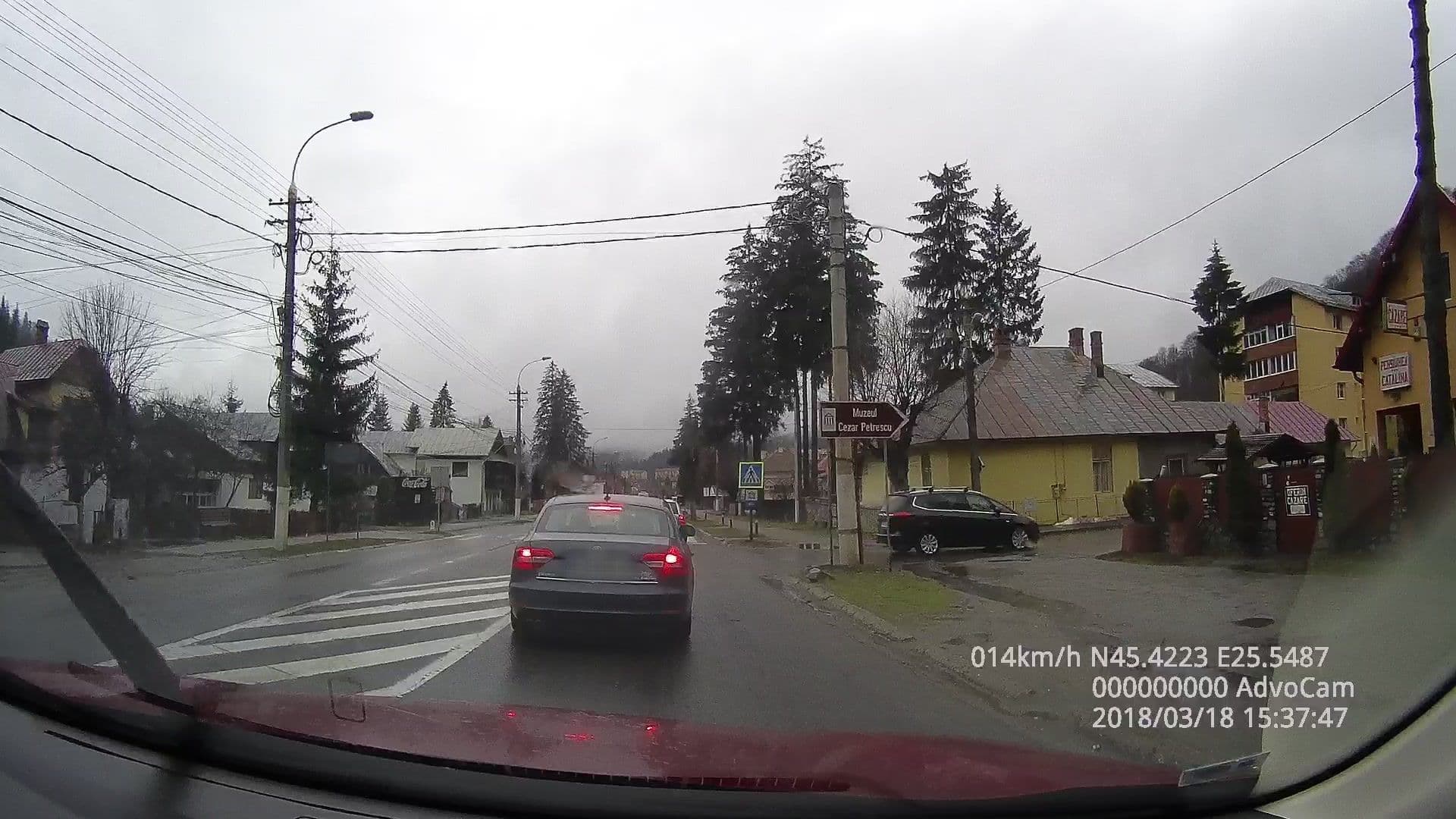 Street view near Pensiunea Cătălina, Buşteni