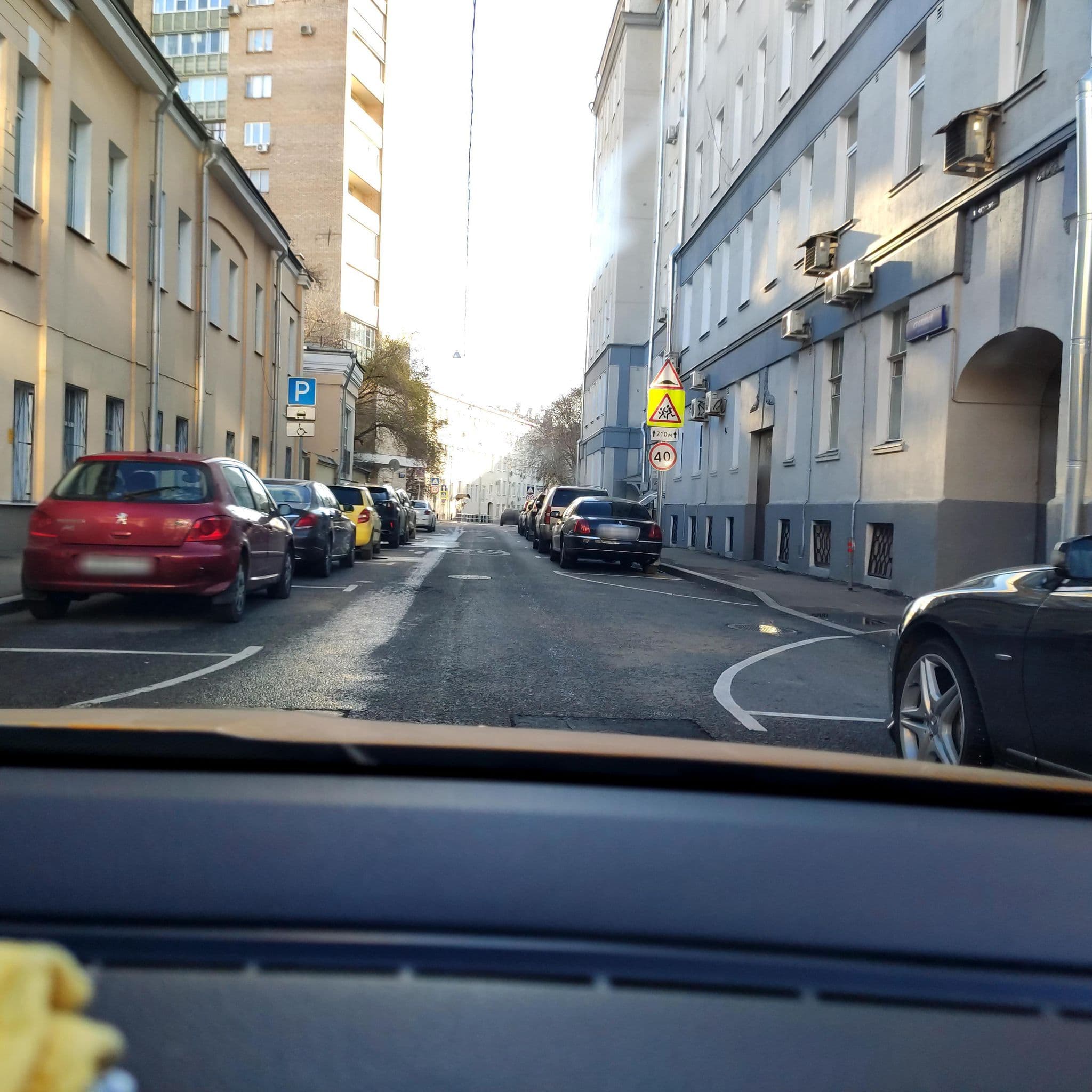 Street view near My Hostel Rooms, Moscow — © phoneuploader (CC BY-SA · Mapillary)