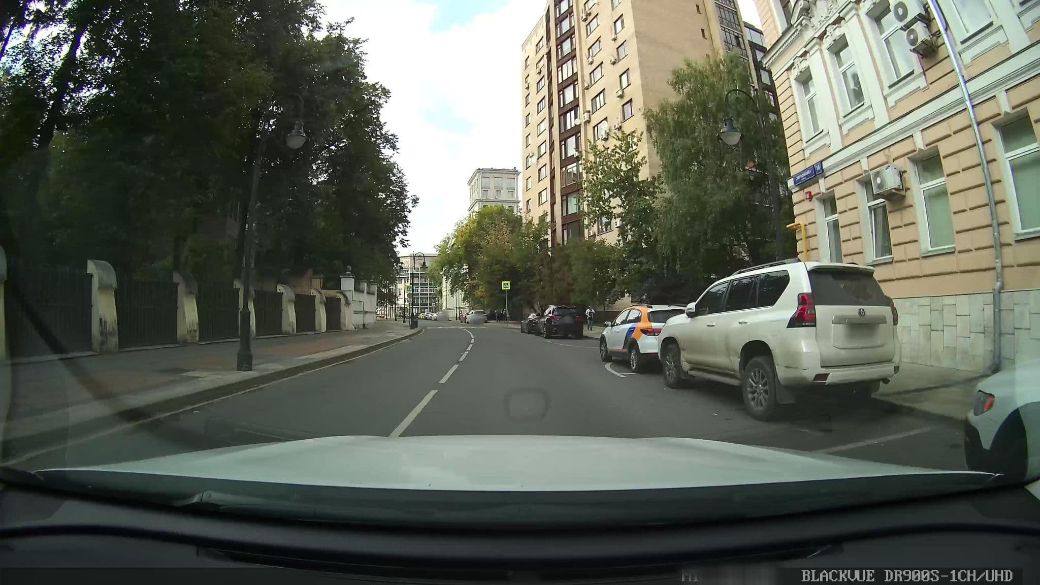 Street view near Gorod’ Patriarshie Hostel, Moscow — © agorshkov (CC BY-SA · Mapillary)