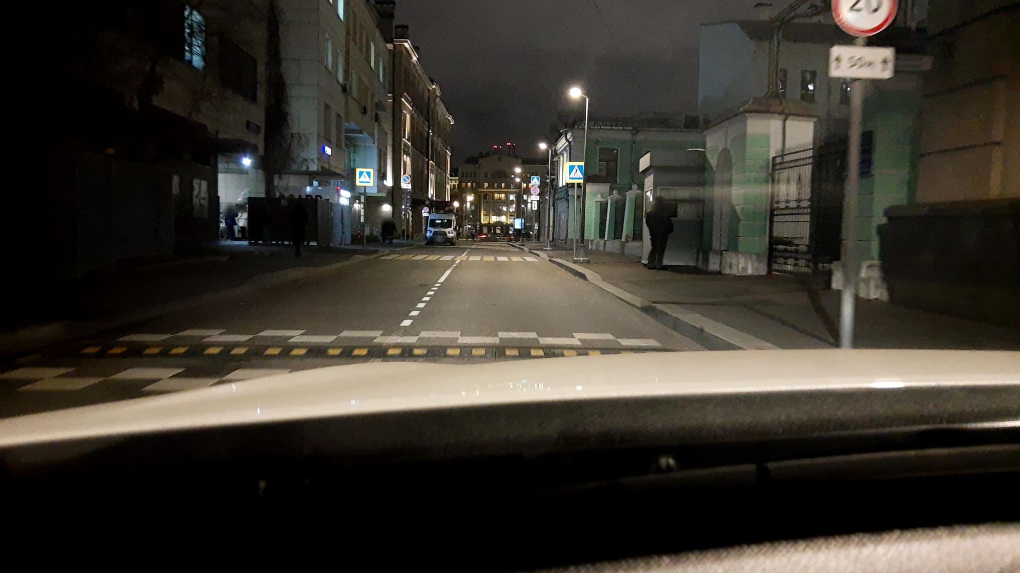 Street view near Гостиный Двор на Полянке, Zamoskvorech’ye — © phoneuploader (CC BY-SA · Mapillary)
