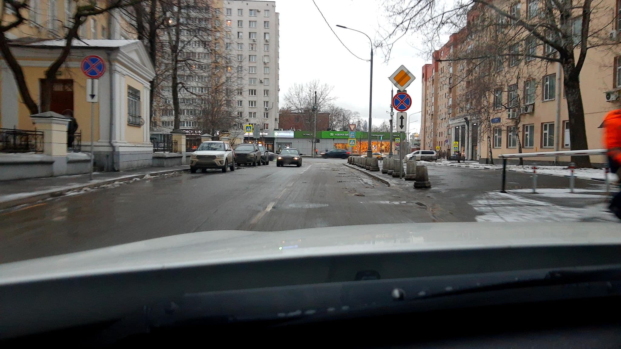 Street view near СВОЙ ТРЭВЕЛ, Zamoskvorech’ye — © phoneuploader (CC BY-SA · Mapillary)