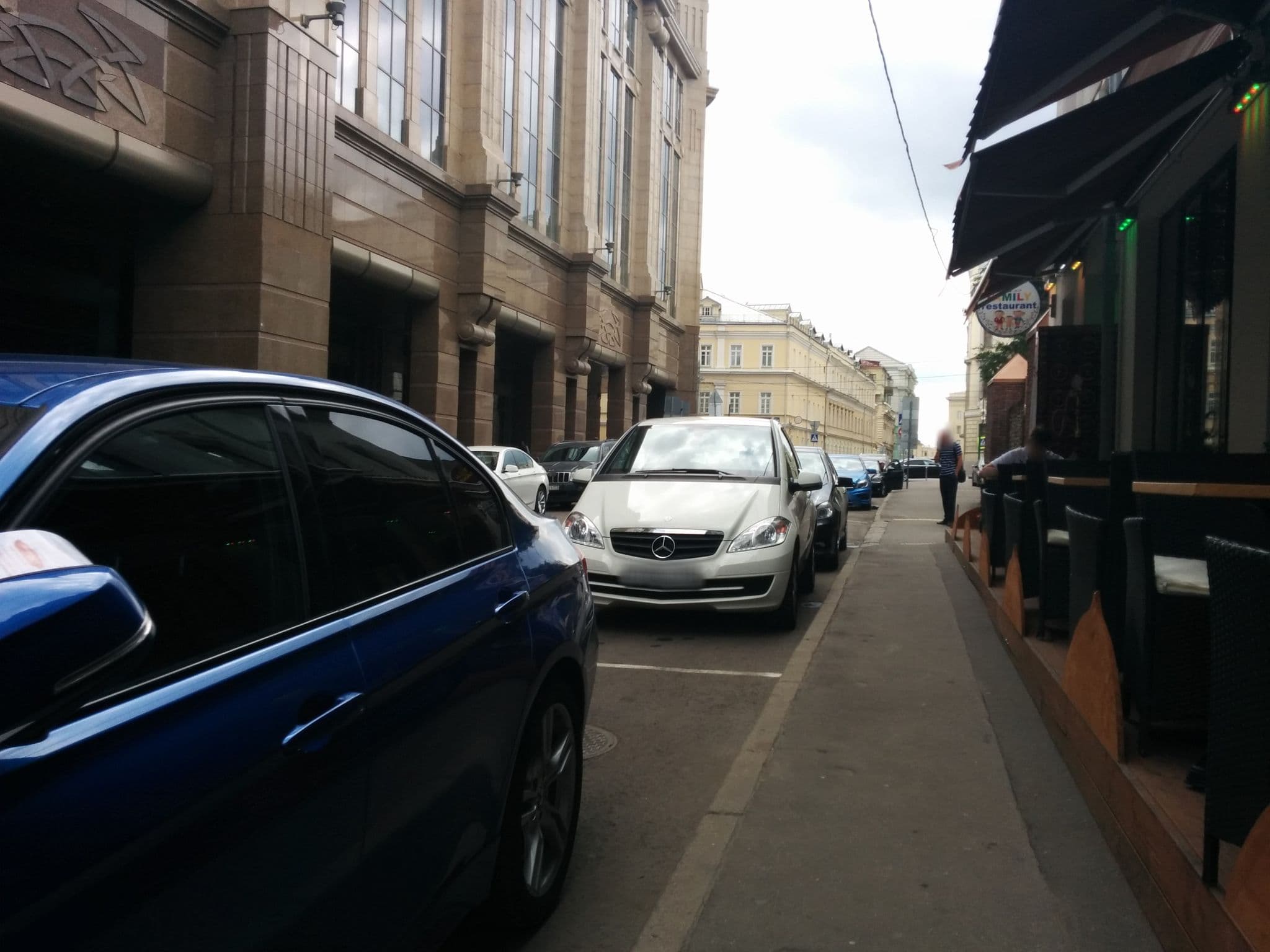 Street view near Времена Года, Moscow — © karmatsky (CC BY-SA · Mapillary)