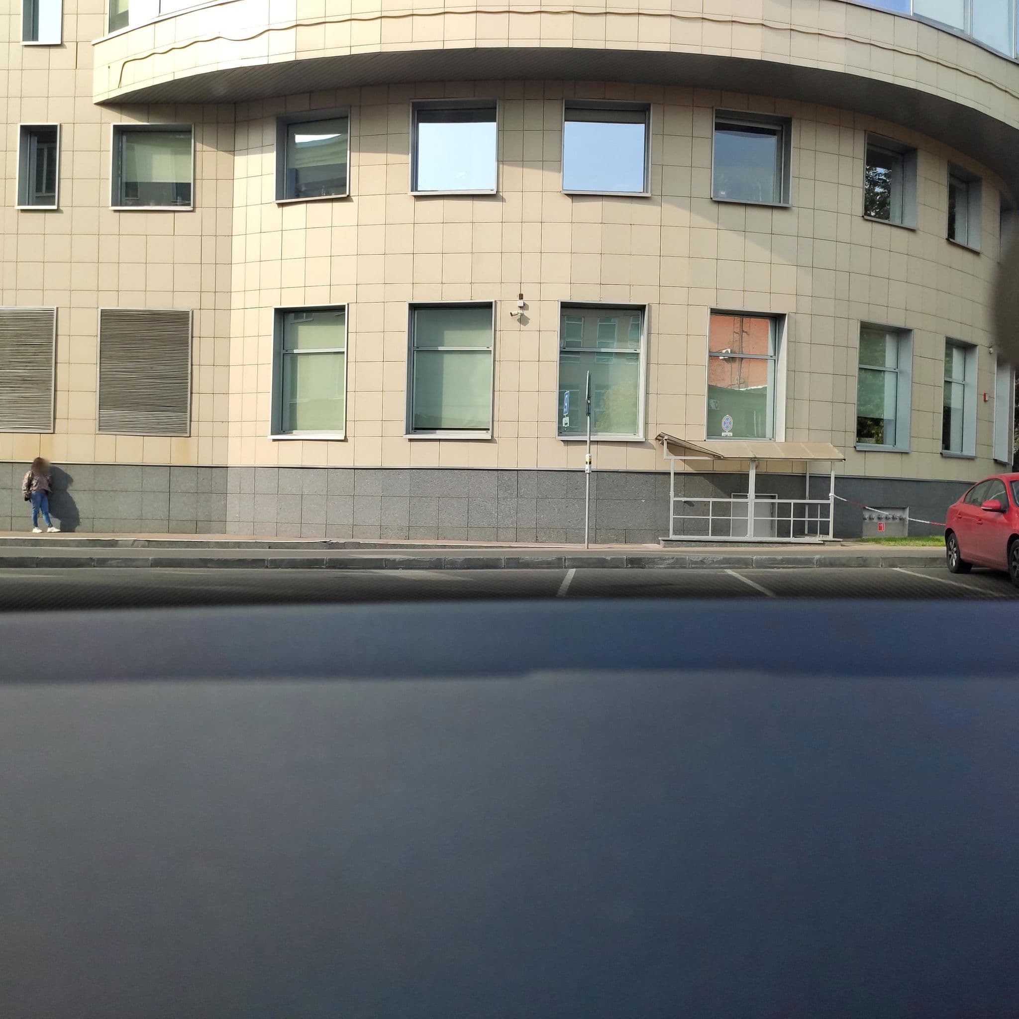 Street view near Hostel Lapti, Zamoskvorech’ye — © phoneuploader (CC BY-SA · Mapillary)