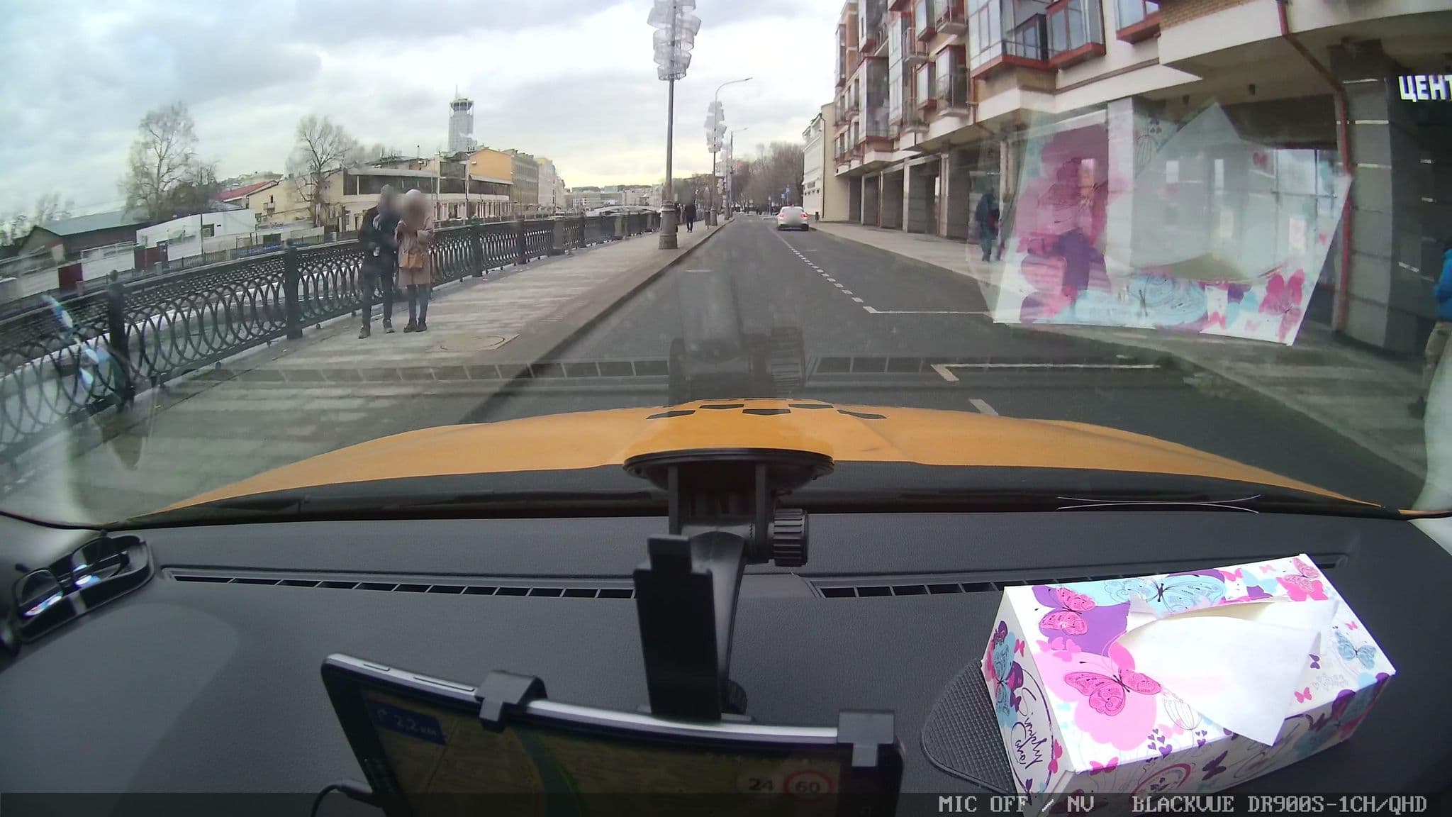 Street view near Crowne Plaza, Zamoskvorech’ye — © city_admin (CC BY-SA · Mapillary)