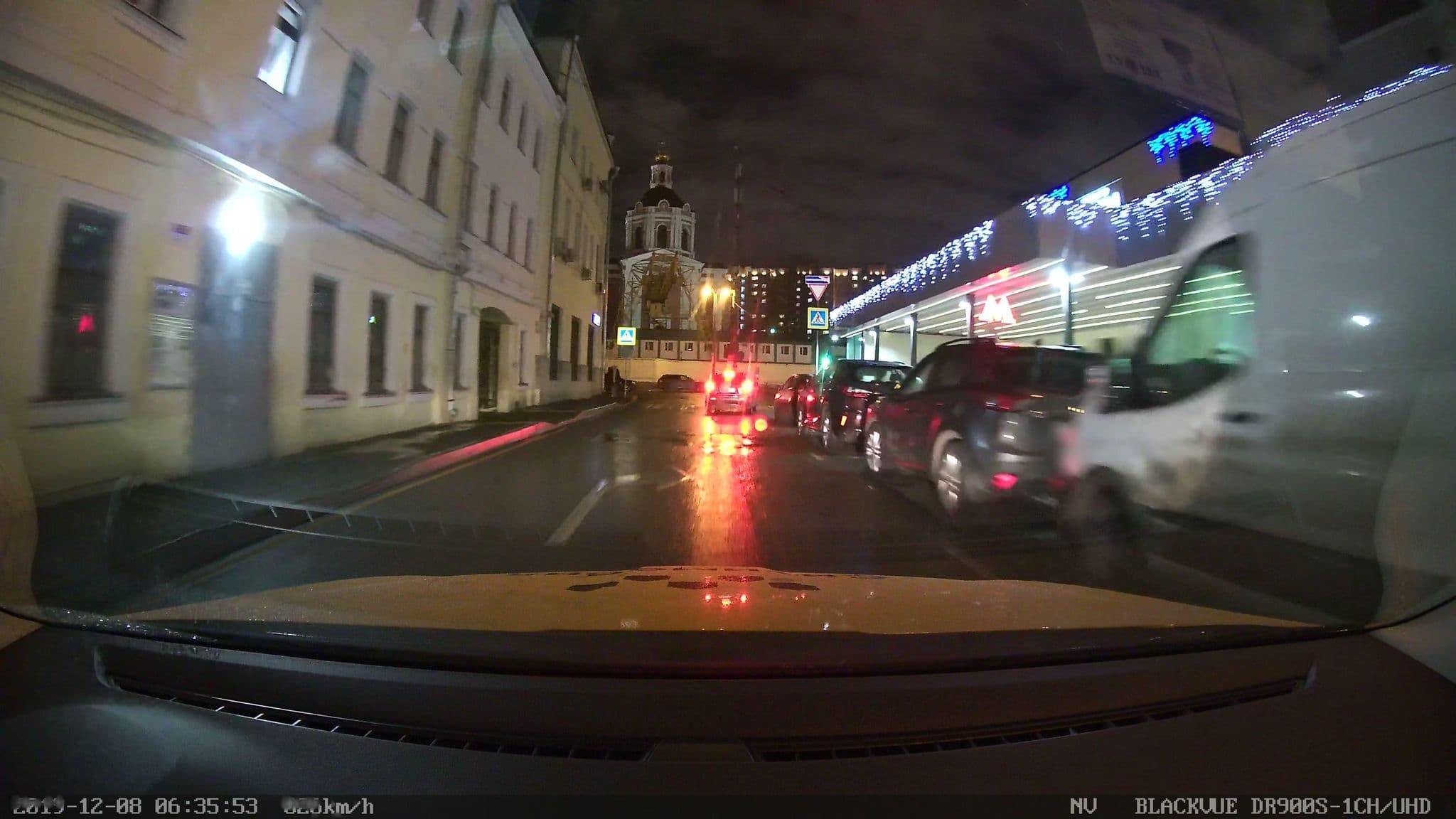 Street view near Hostels Paveletskaya, Zamoskvorech’ye — © city_admin (CC BY-SA · Mapillary)