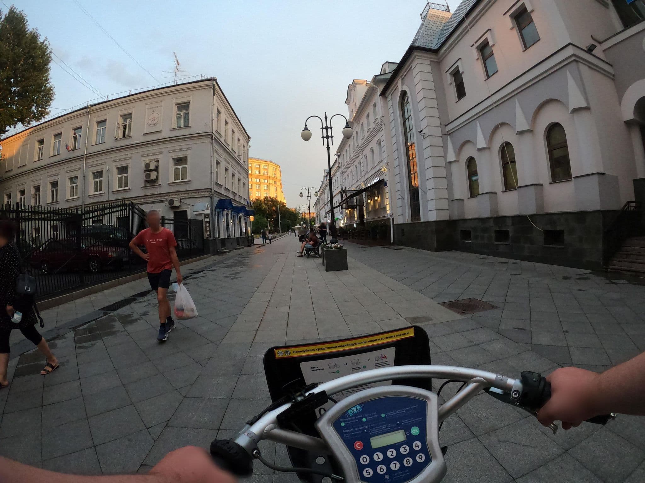 Street view near Medea Hotel Moscow, Zamoskvorech’ye — © trolleway (CC BY-SA · Mapillary)