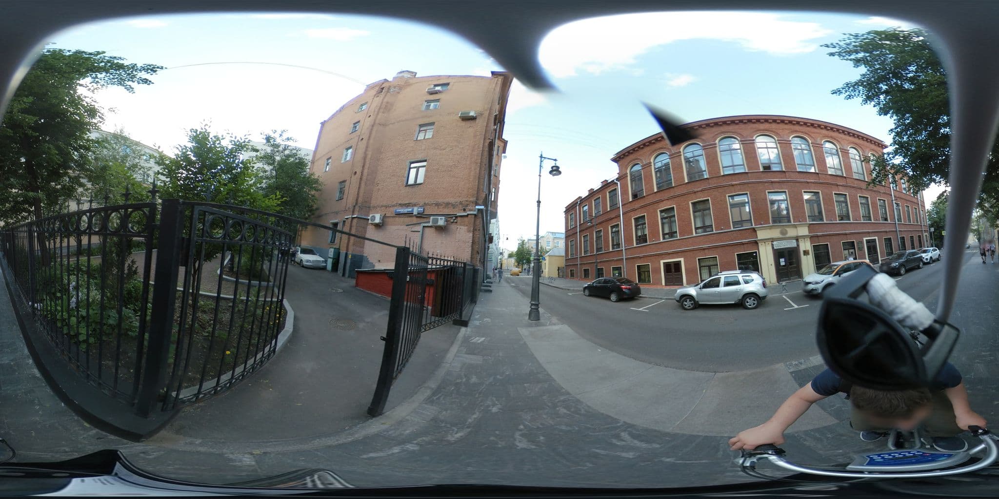 Street view near Отель Старосадский, Moscow — © trolleway (CC BY-SA · Mapillary)