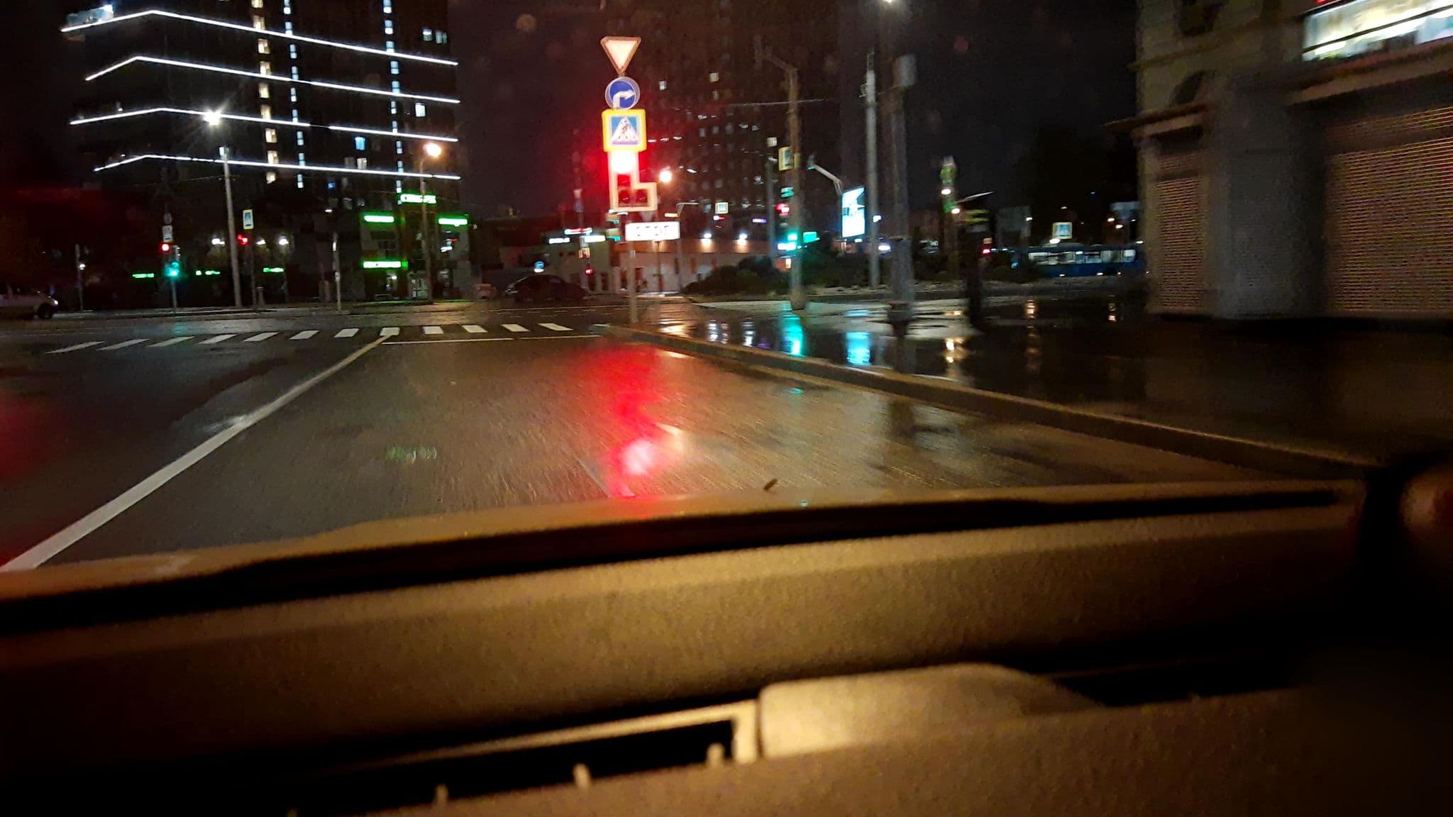 Street view near "Зазеркалье". Хостел на Автозаводской, Kozhukhovo — © phoneuploader (CC BY-SA · Mapillary)