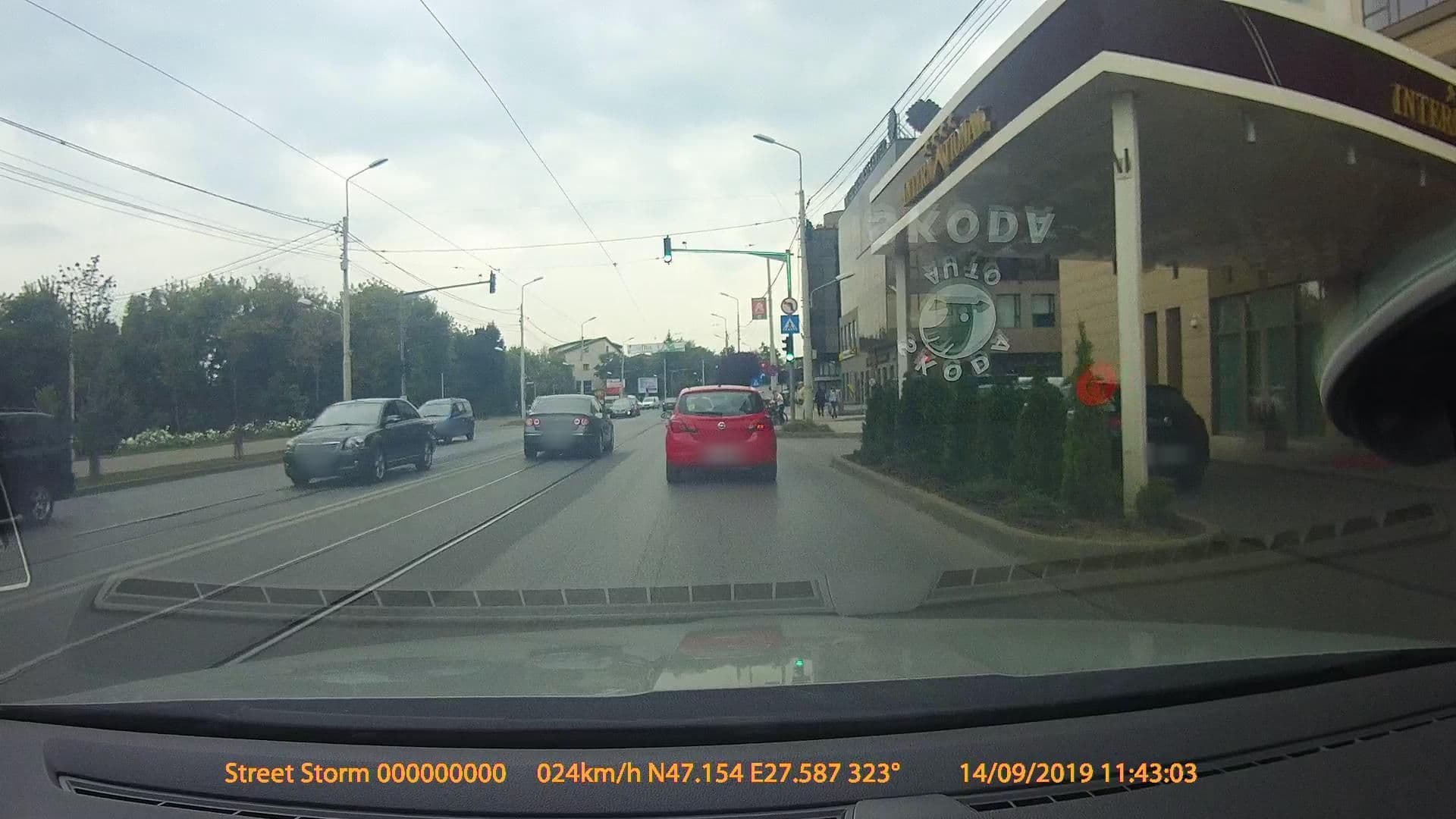 Street view near International, Iaşi — © morflot (CC BY-SA · Mapillary)