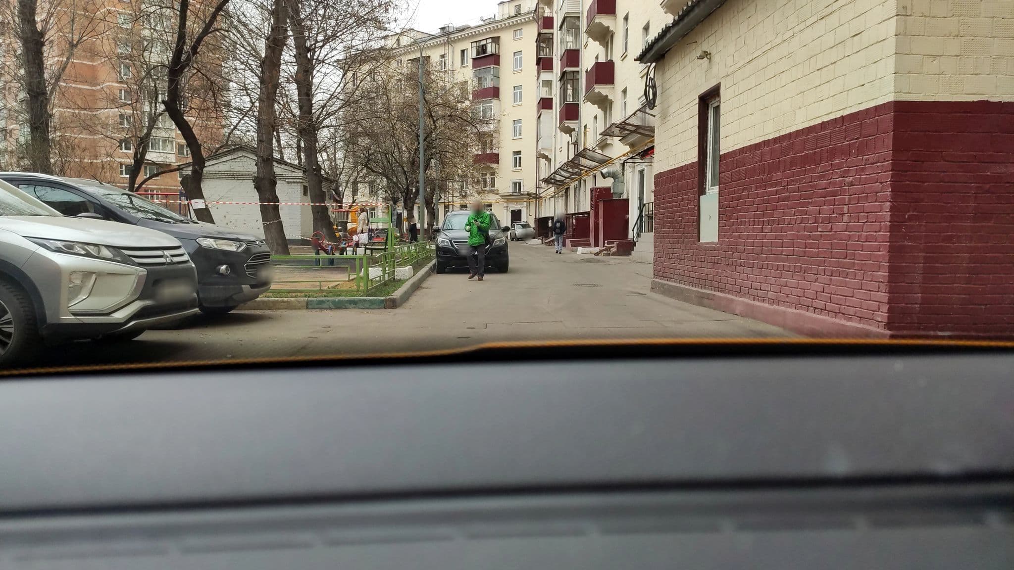 Street view near Апельсин Отель На Дубровке, Kozhukhovo — © phoneuploader (CC BY-SA · Mapillary)