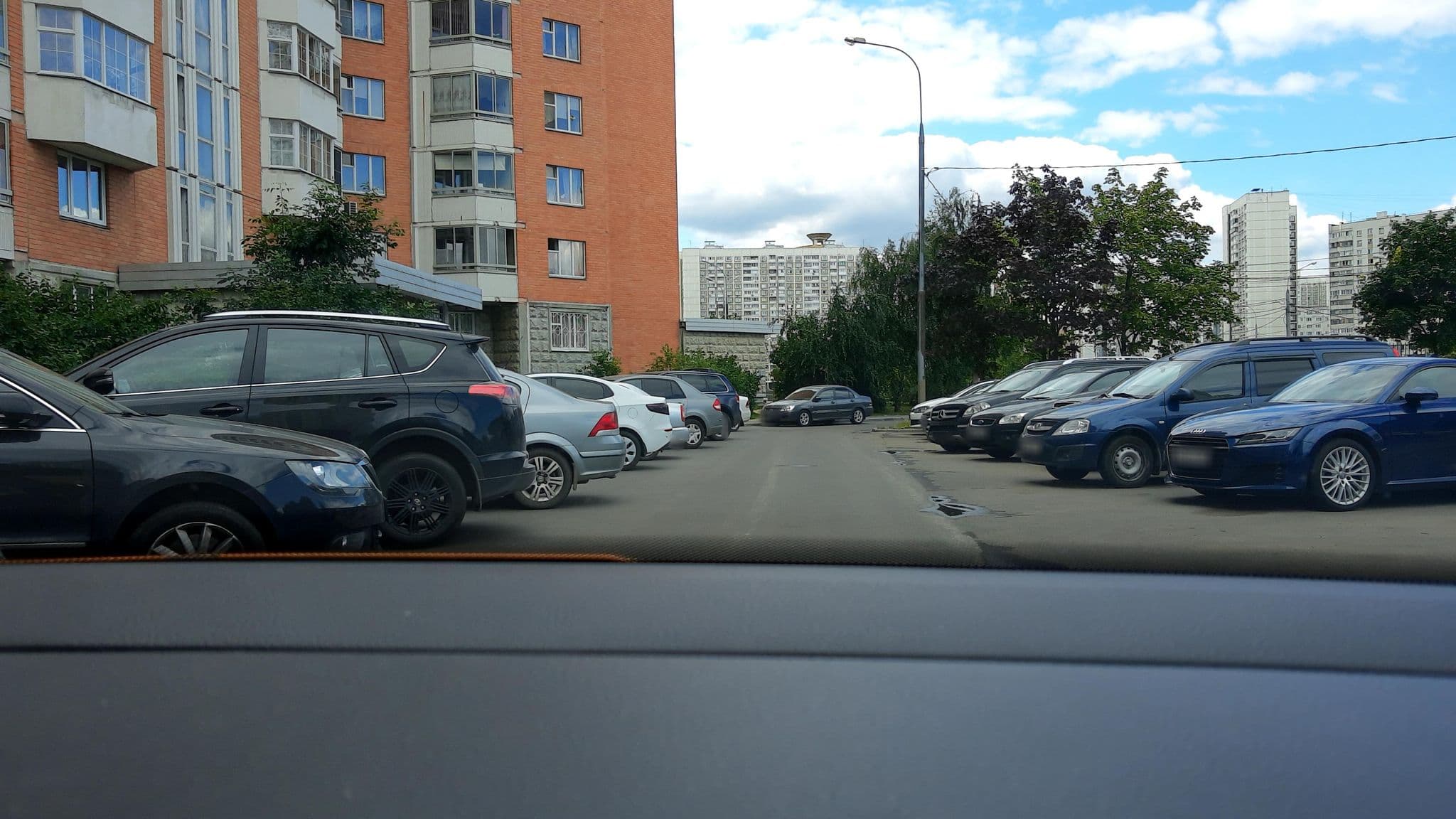 Street view near Отель Александрия, Lyublino — © phoneuploader (CC BY-SA · Mapillary)