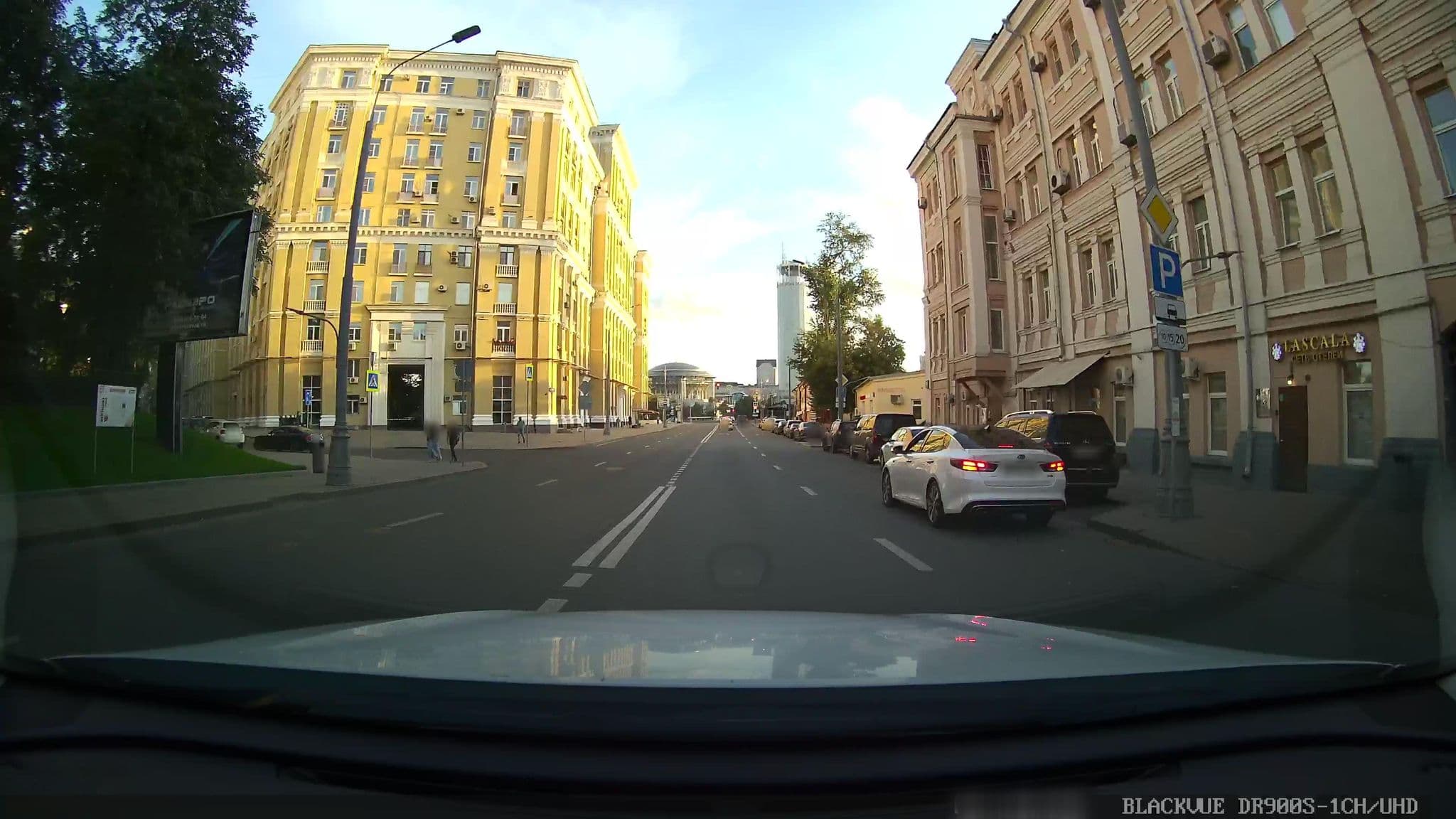 Street view near La Scala, Taganskiy — © agorshkov (CC BY-SA · Mapillary)