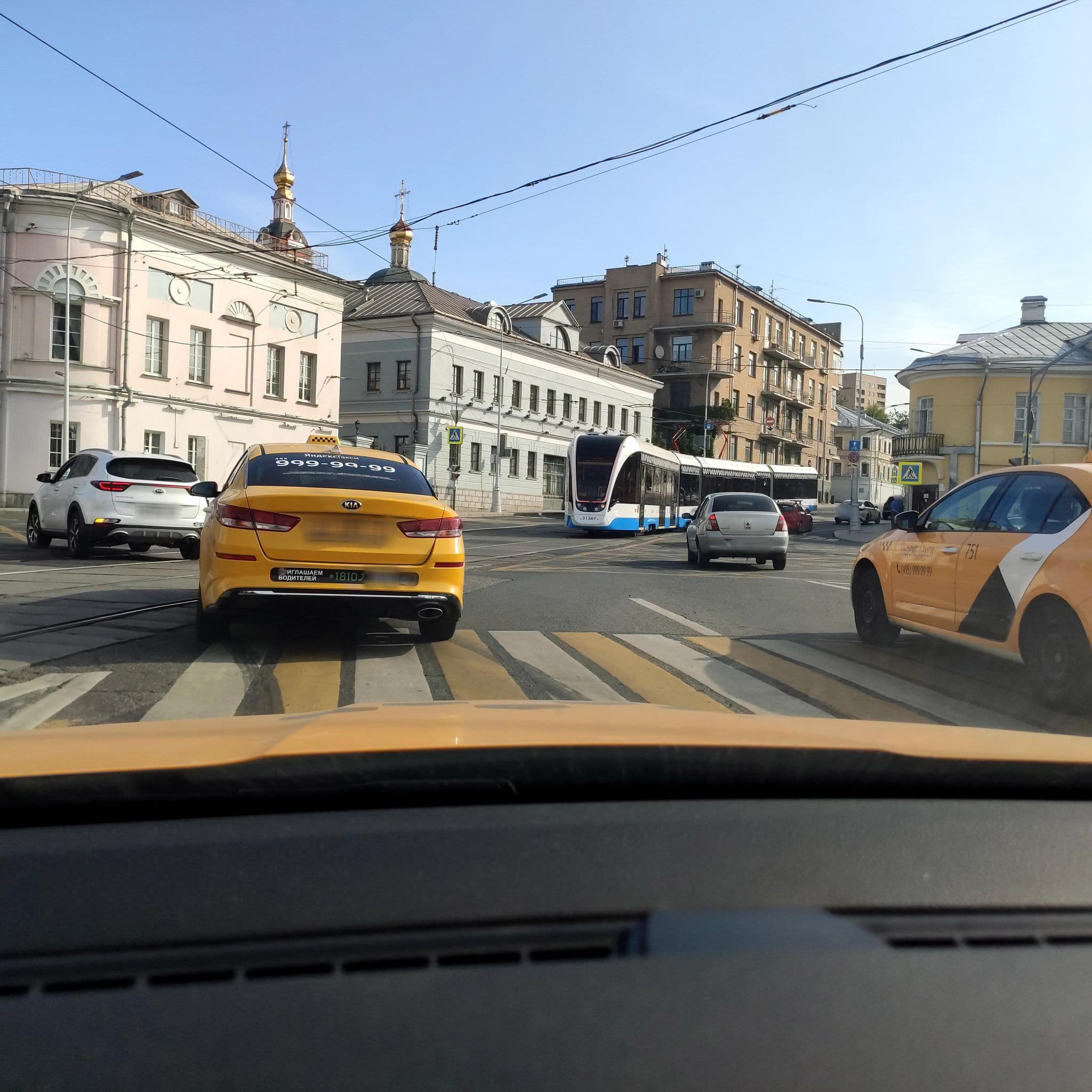 Street view near rus hostel, Moscow — © phoneuploader (CC BY-SA · Mapillary)