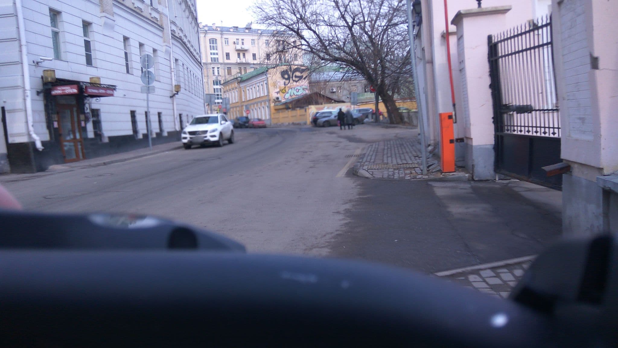 Street view near Ирониум, Moscow — © trolleway (CC BY-SA · Mapillary)