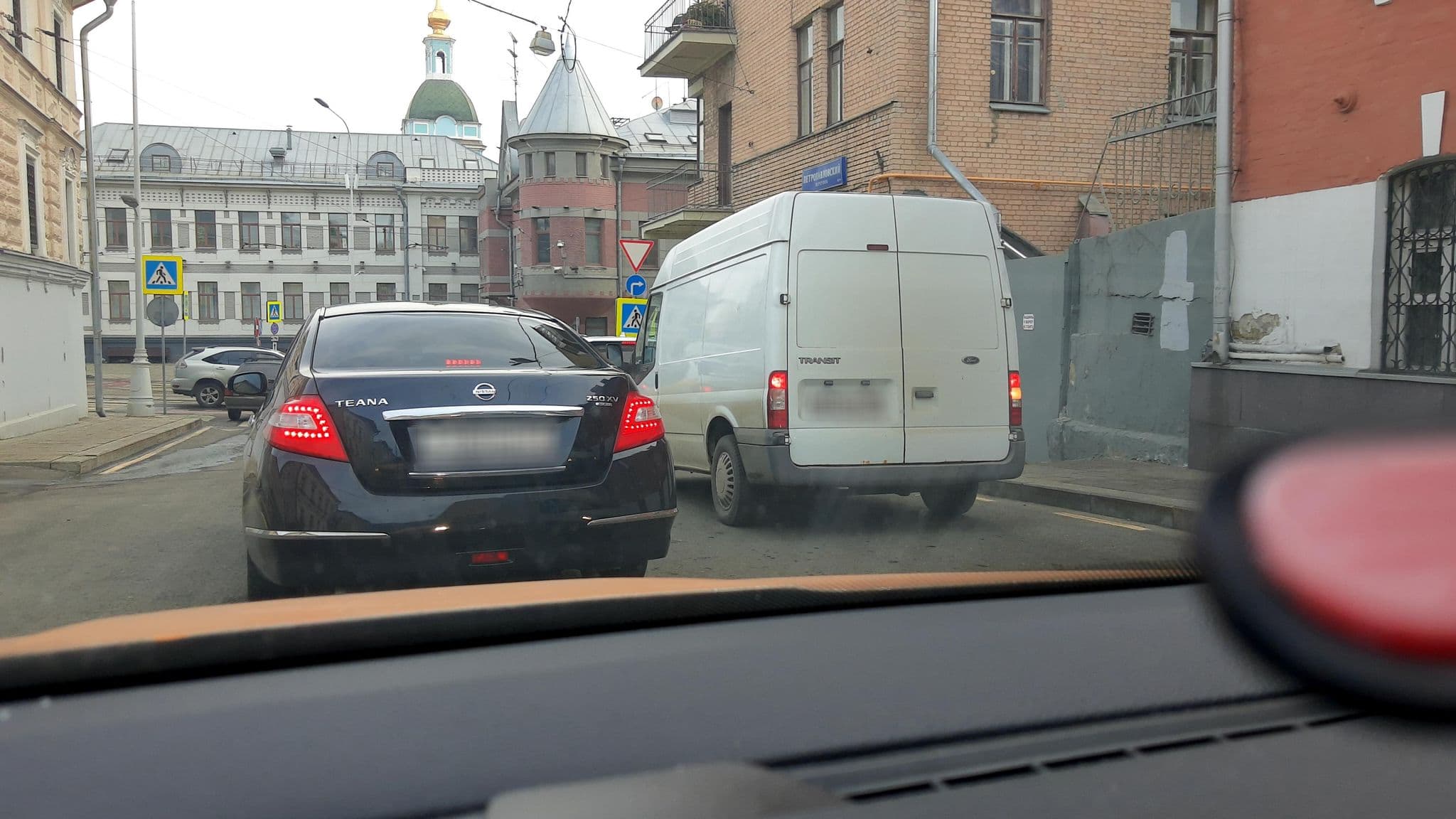 Street view near Хостелы Рус - Китай-город, Moscow — © phoneuploader (CC BY-SA · Mapillary)