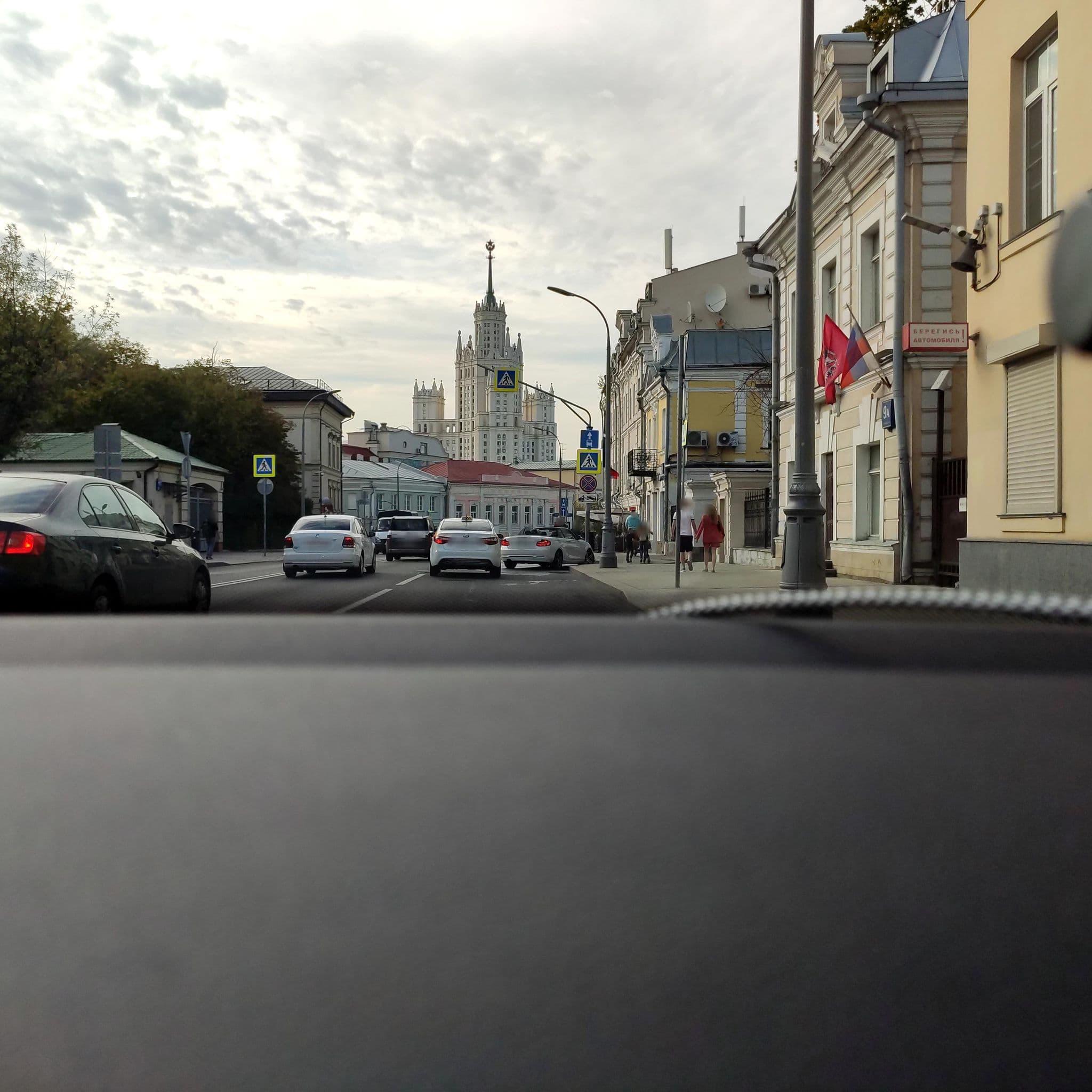 Street view near Malliott hotel Taganskaya, Taganskiy — © phoneuploader (CC BY-SA · Mapillary)