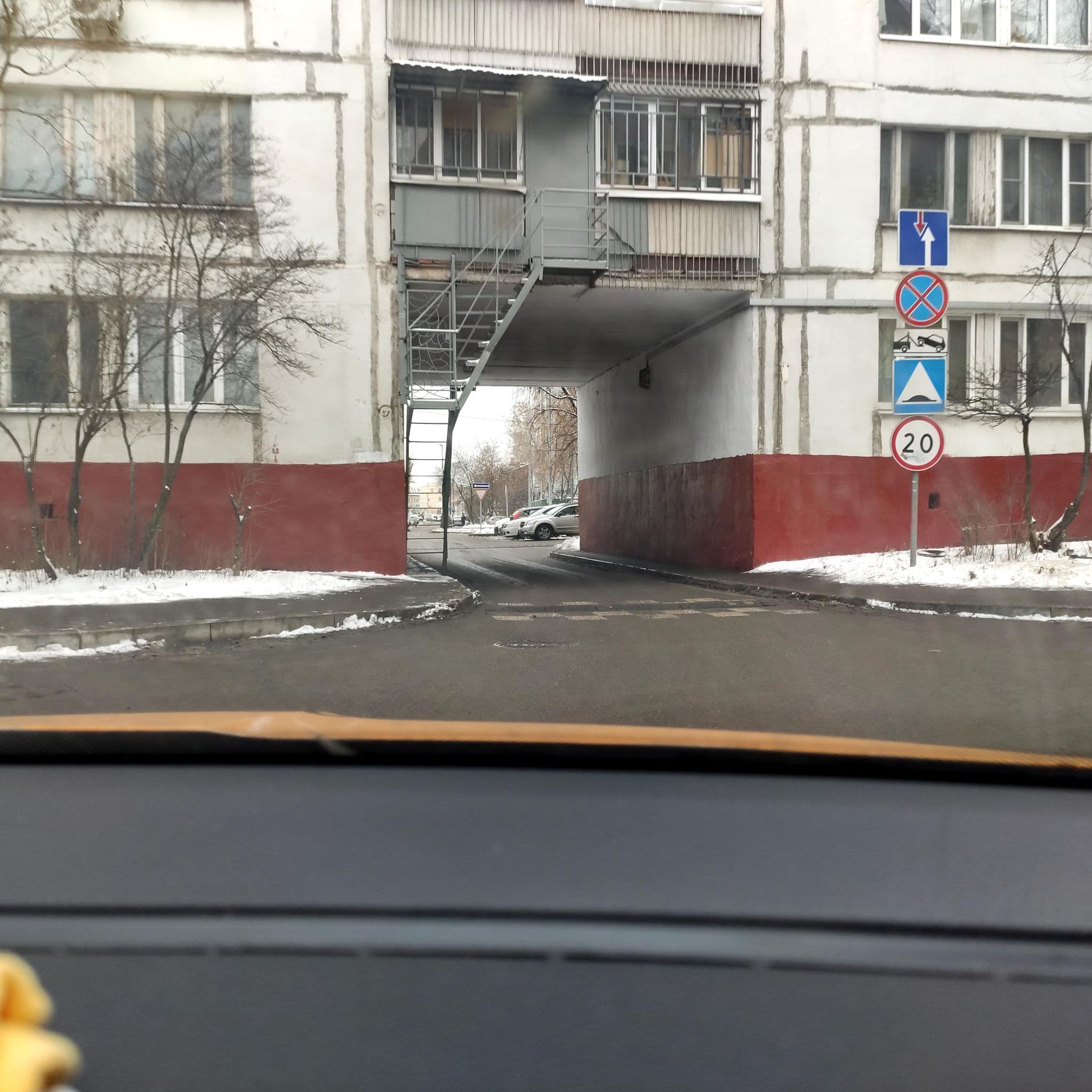 Street view near Ларин ТАЗ, Taganskiy — © phoneuploader (CC BY-SA · Mapillary)