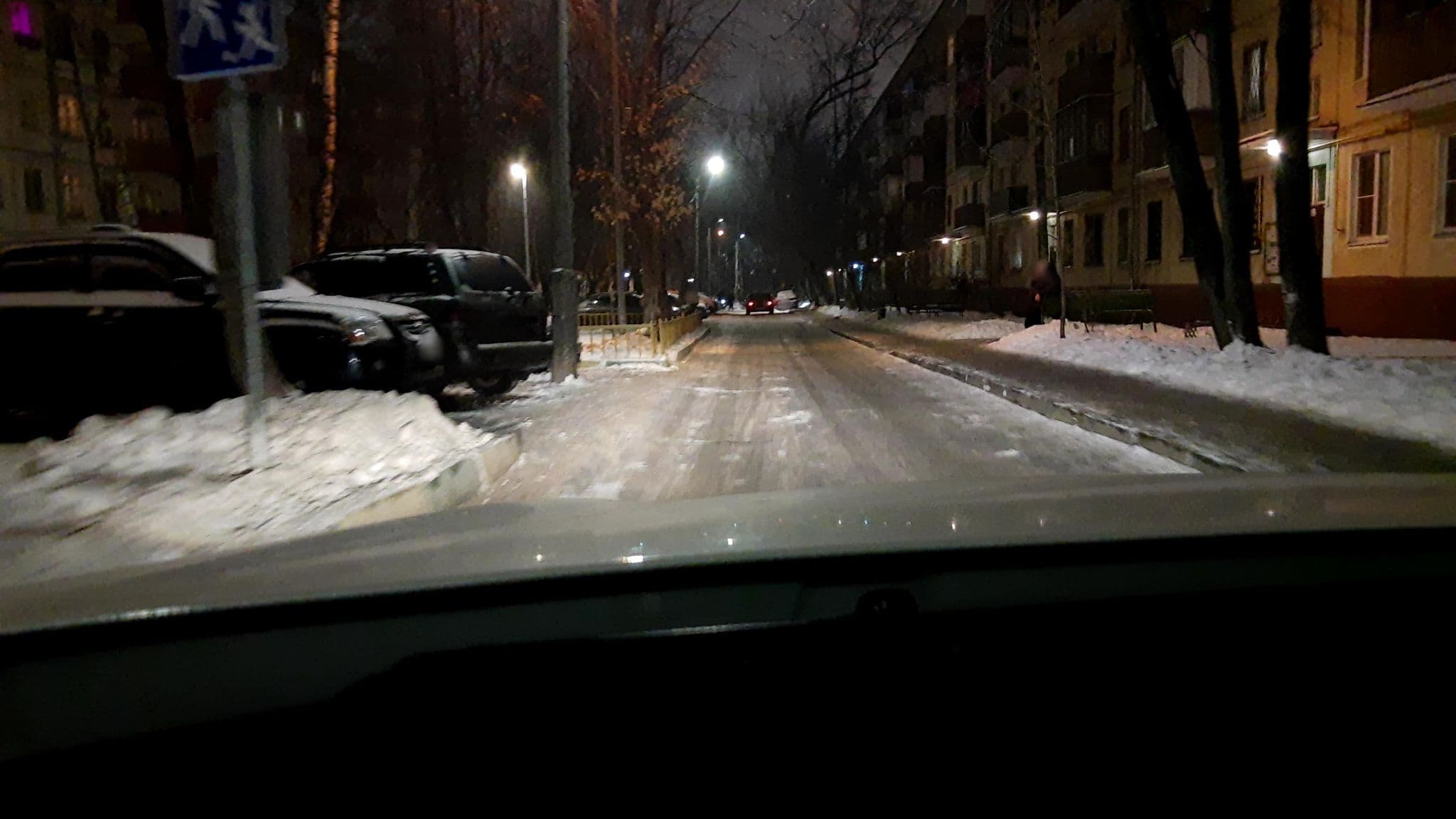 Street view near Зеленодольская 23, Novokuz’minki — © phoneuploader (CC BY-SA · Mapillary)