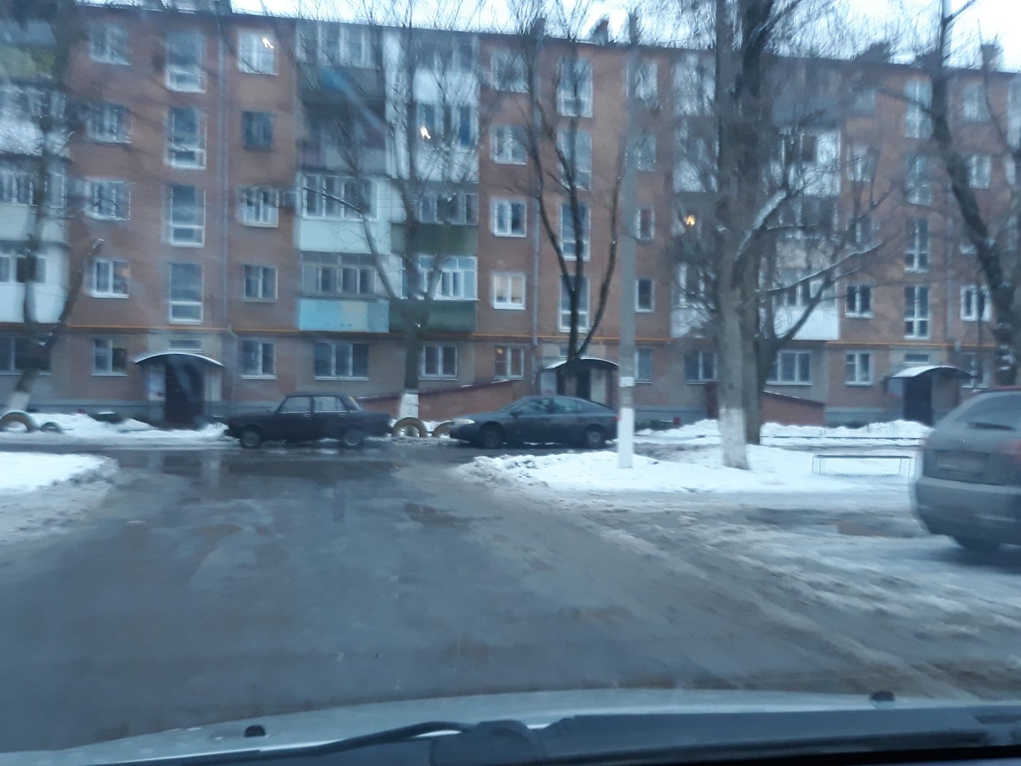 Street view near Гостиница Отдых, Taganrog — © shagrat2 (CC BY-SA · Mapillary)