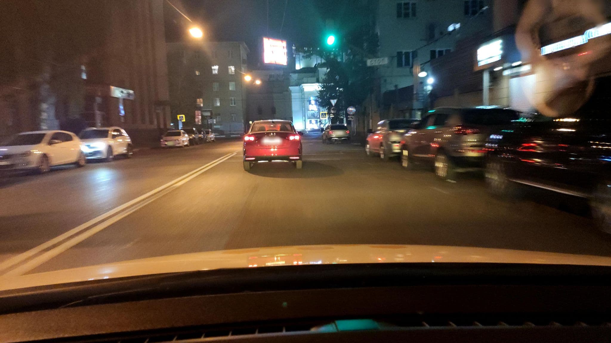 Street view near Гостиница «Россия», Voronezh — © phoneuploader (CC BY-SA · Mapillary)