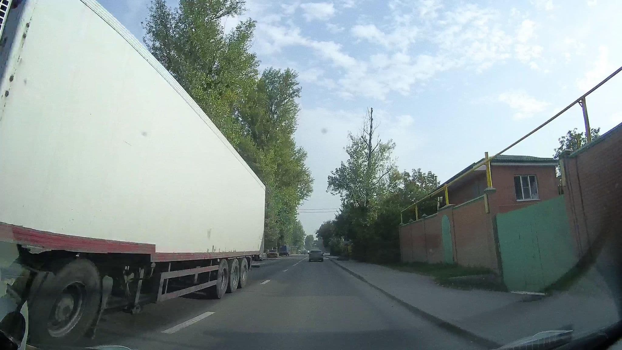 Street view near Art Hotel Aurum, Rostov-on-Don — © alychagi (CC BY-SA · Mapillary)