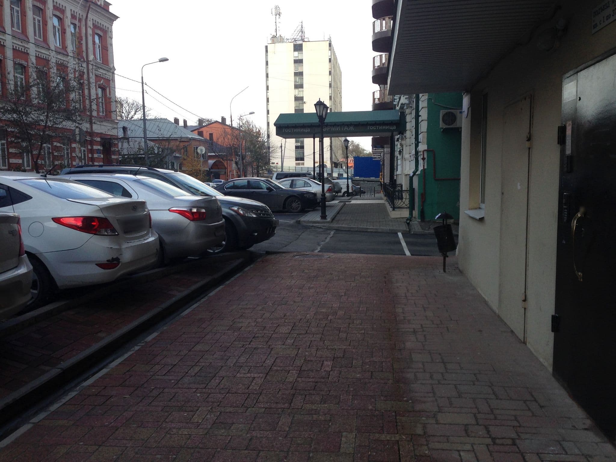 Street view near Эрмитаж, Rostov-on-Don — © helenv (CC BY-SA · Mapillary)