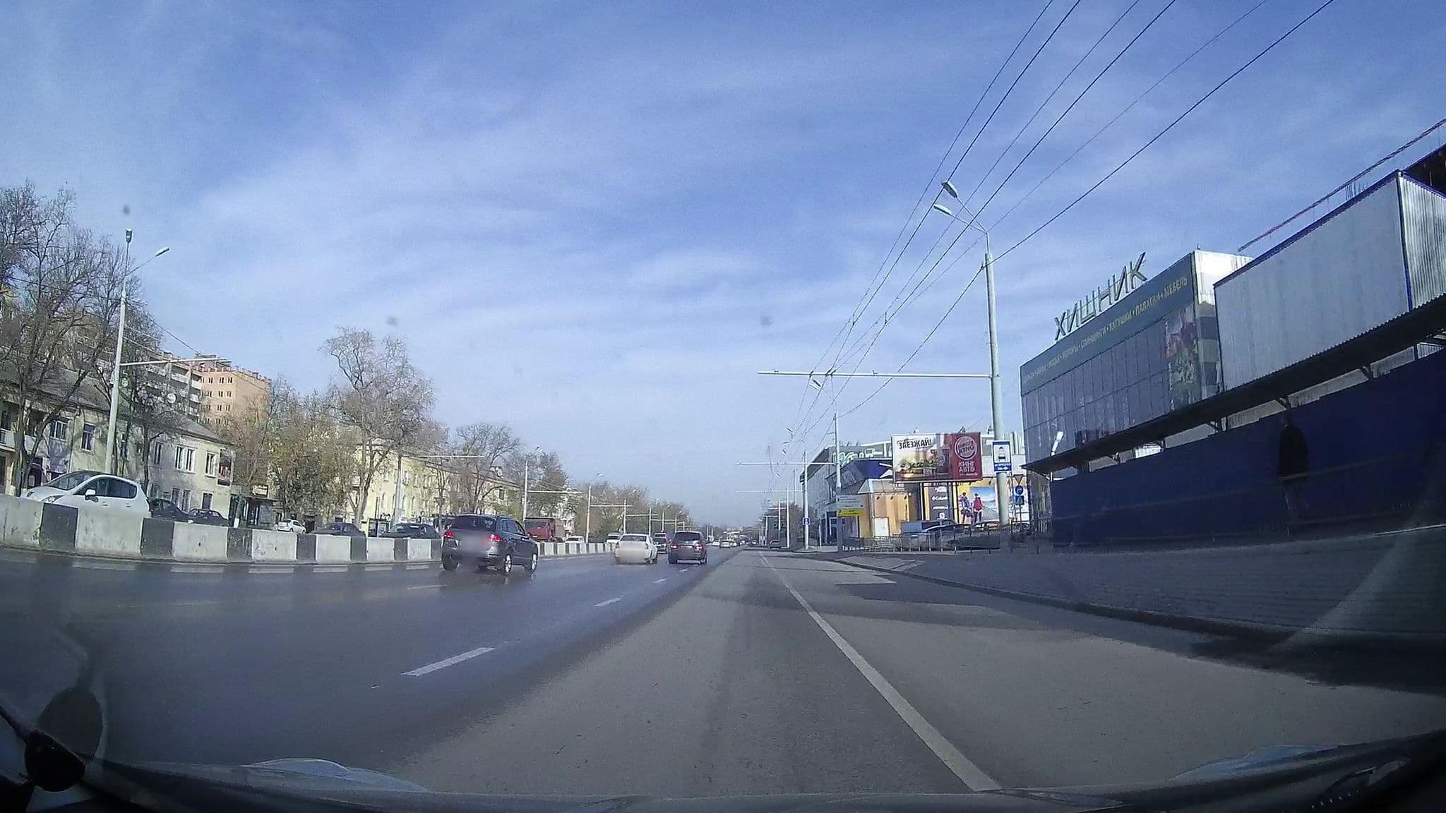 Street view near Radisson Gorizont, Rostov-on-Don — © alychagi (CC BY-SA · Mapillary)