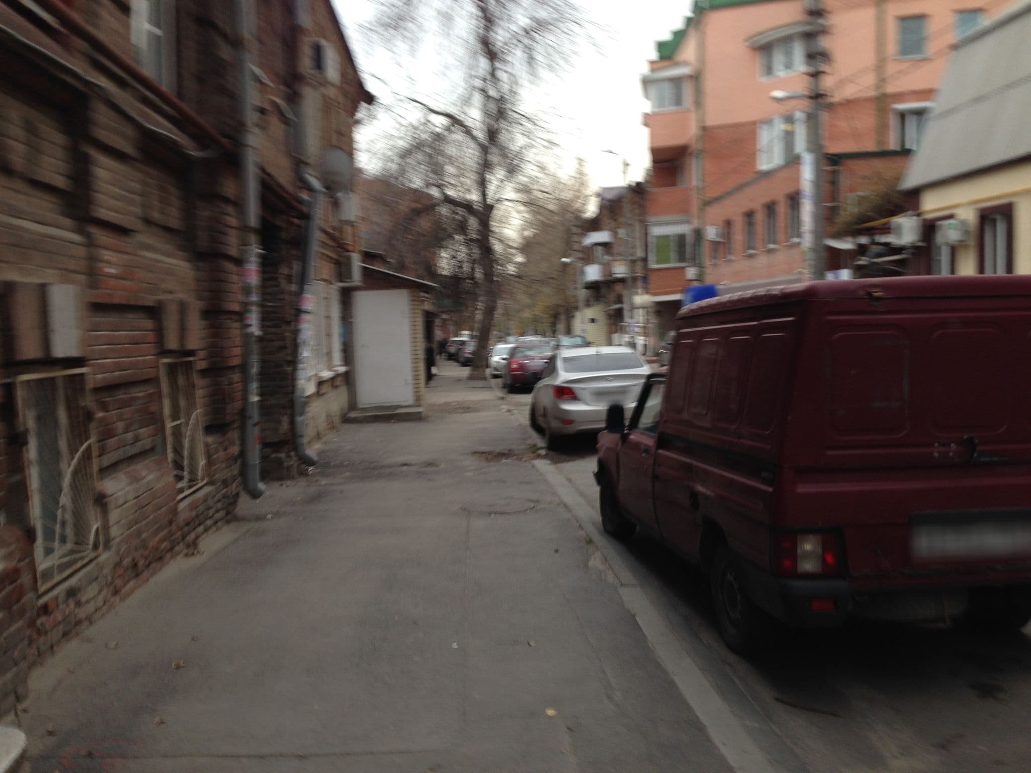 Street view near Уютный Дом, Rostov-on-Don — © helenv (CC BY-SA · Mapillary)