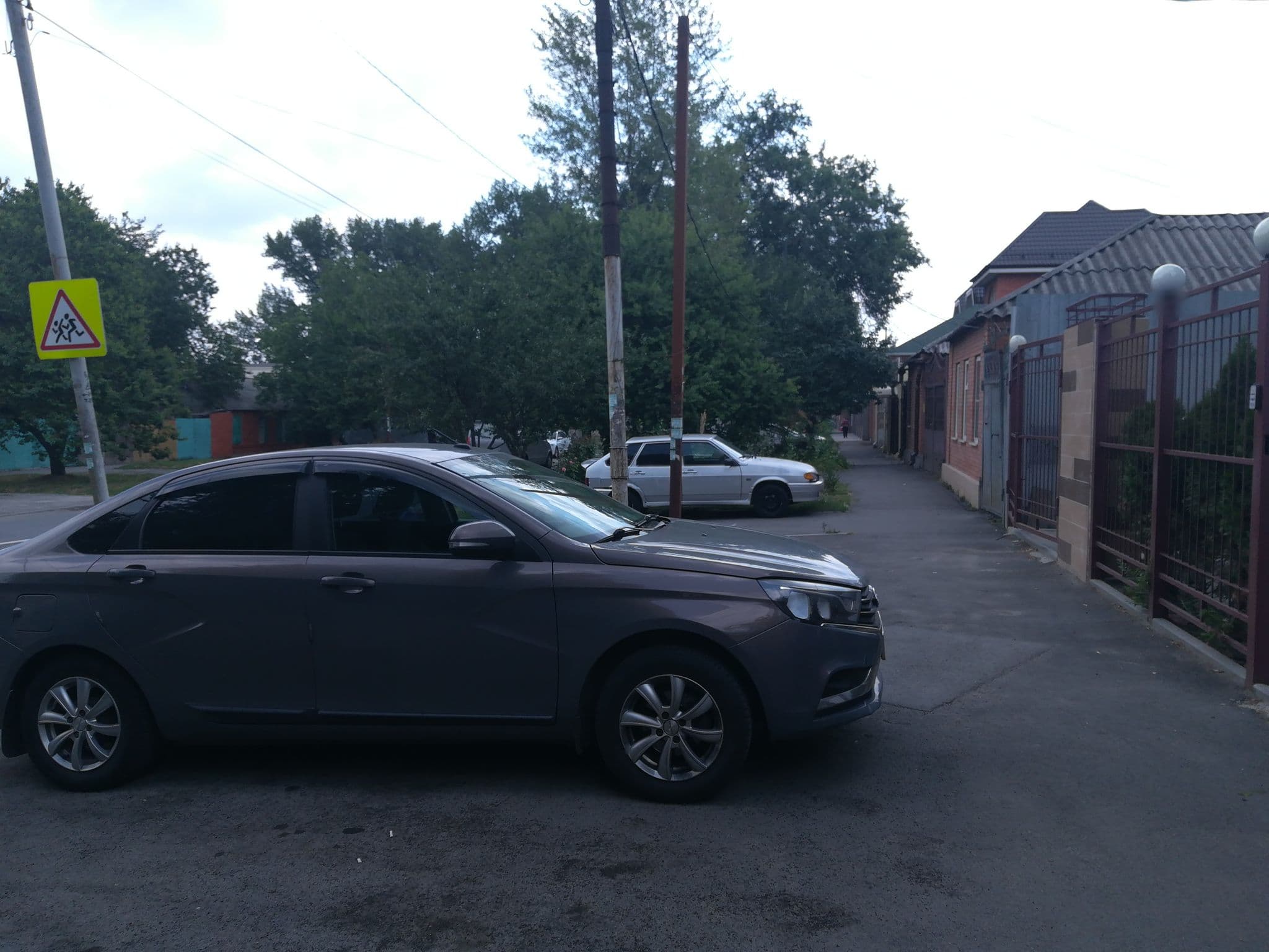 Street view near Green Hall ApartHotel, Rostov-on-Don — © dvd1973 (CC BY-SA · Mapillary)