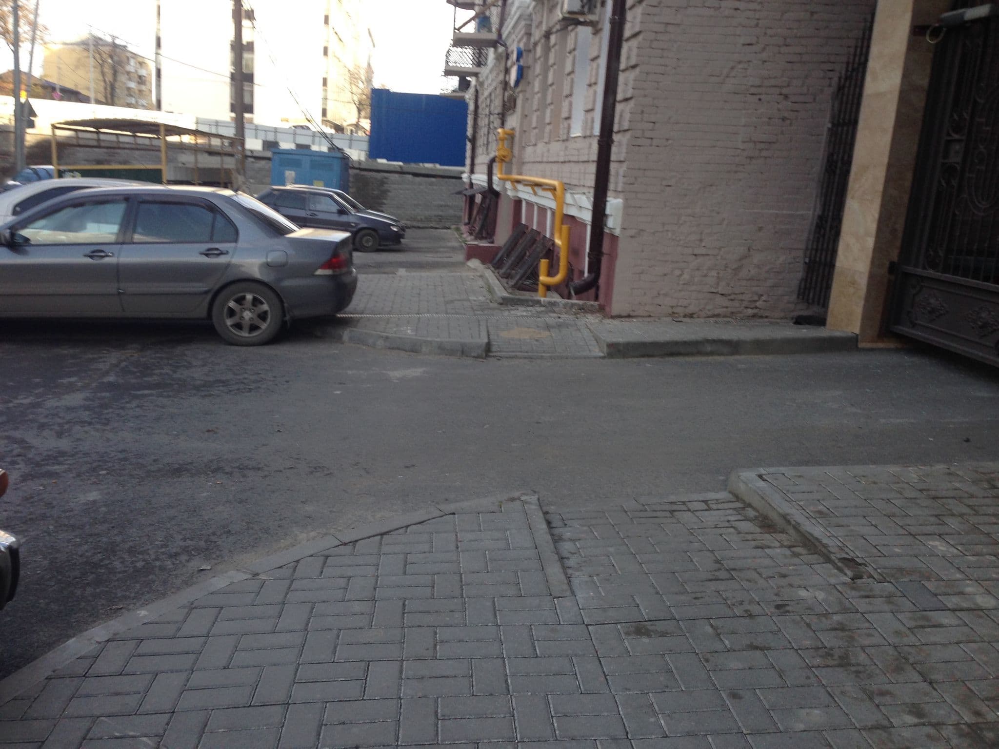 Street view near Дон Кихот, Rostov-on-Don — © helenv (CC BY-SA · Mapillary)