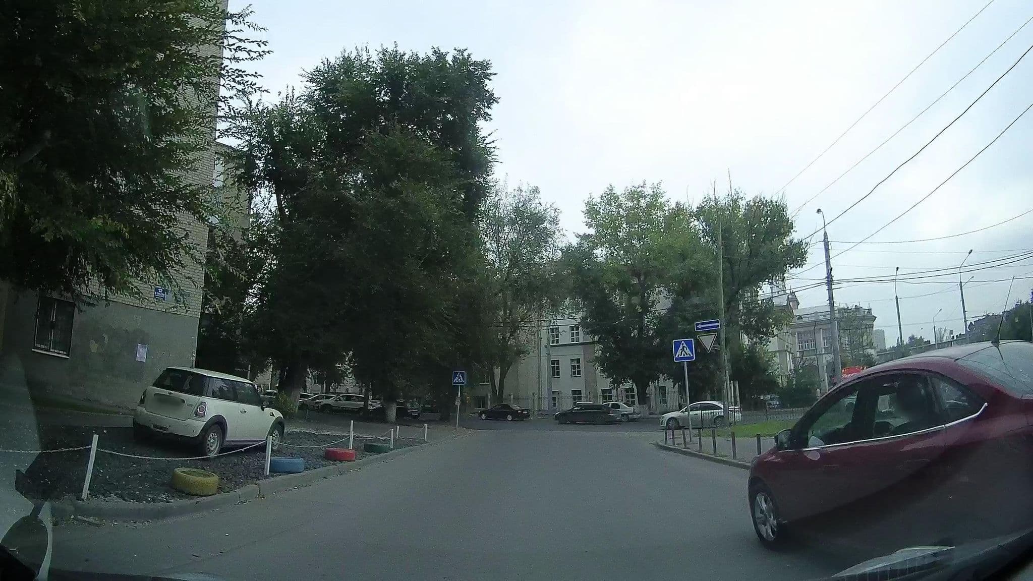 Street view near Апарт-отель "Майя", Rostov-on-Don — © alychagi (CC BY-SA · Mapillary)