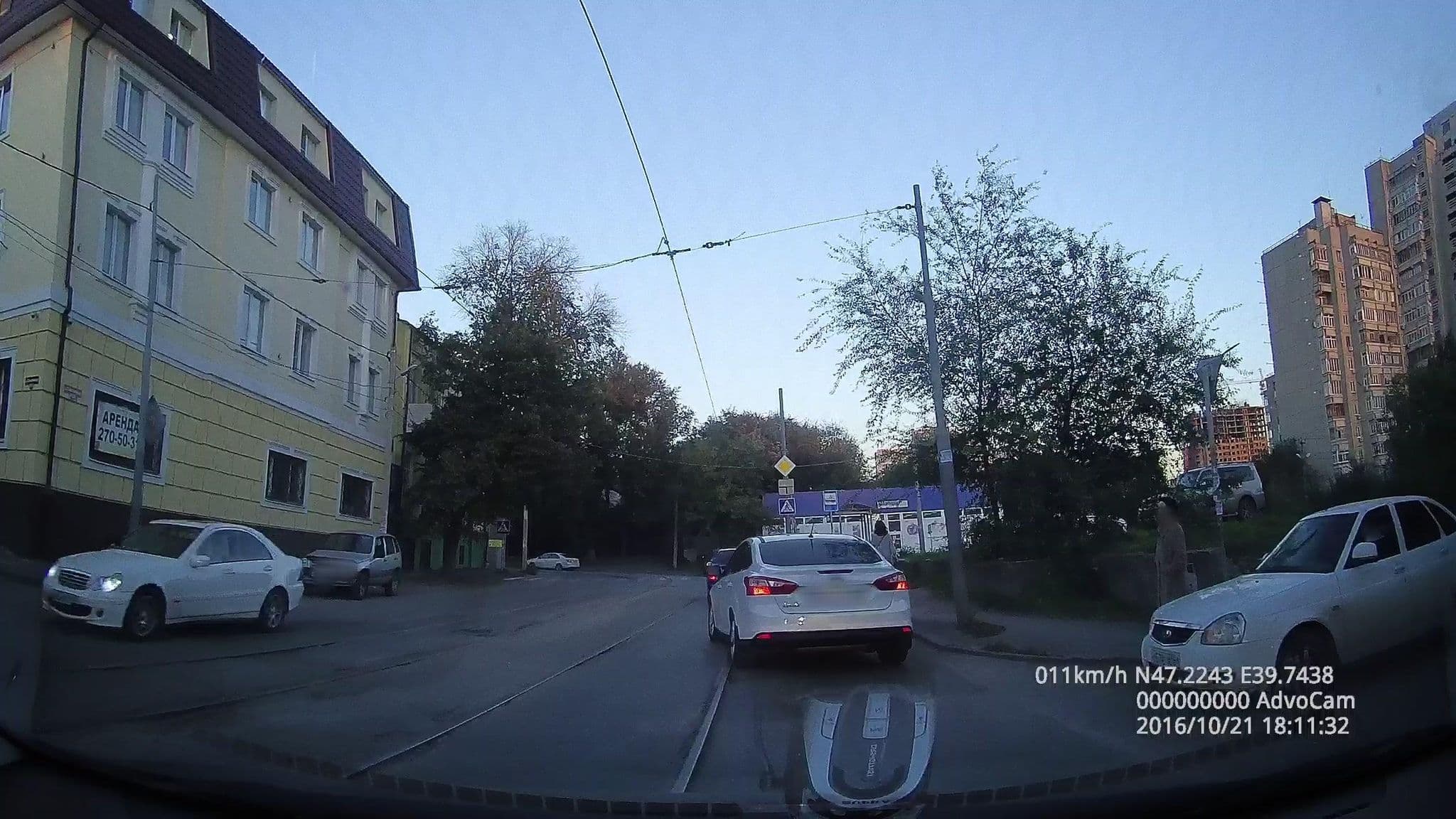 Street view near Театральный отель, Rostov-on-Don — © helenv (CC BY-SA · Mapillary)