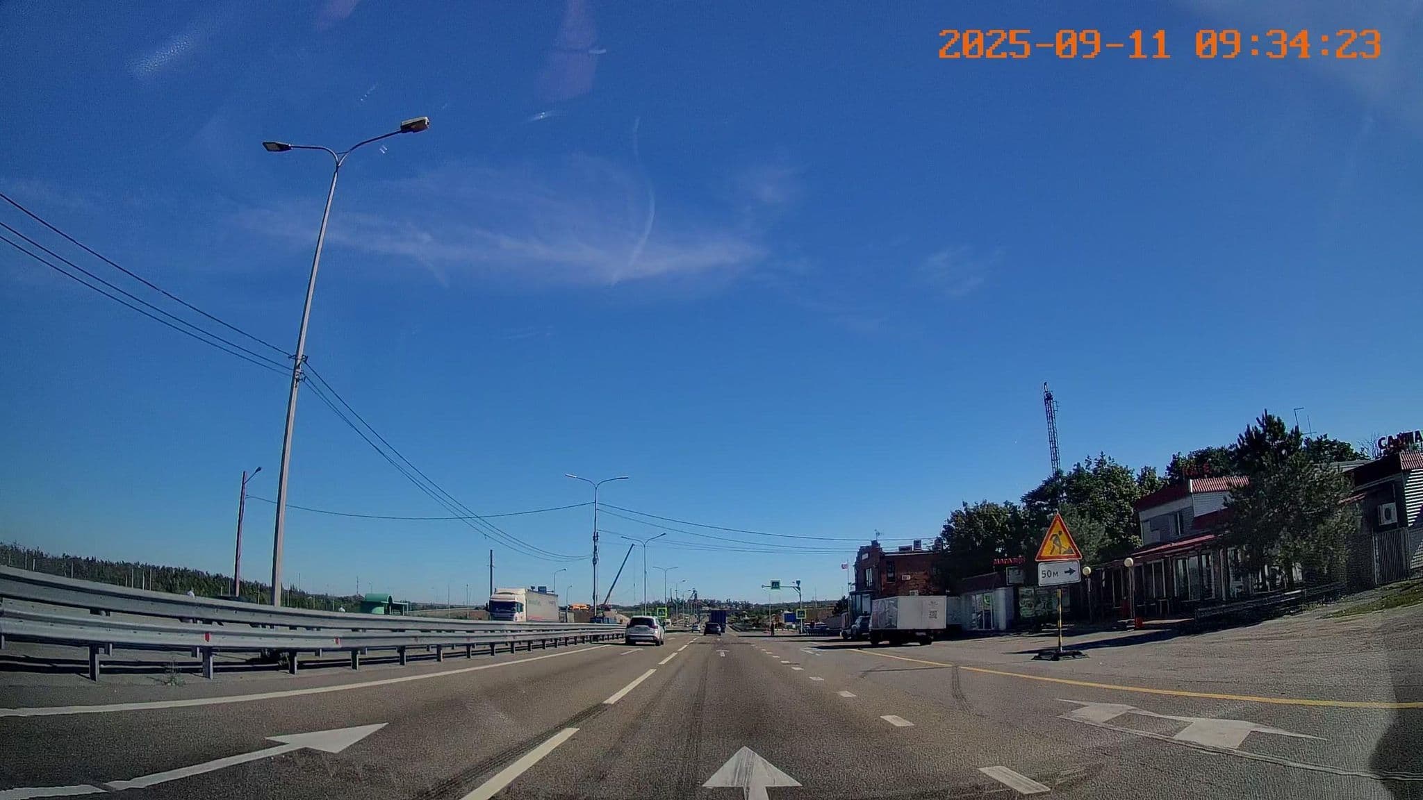 Street view near Триумф, Ayutinskiy — © bdgwl (CC BY-SA · Mapillary)