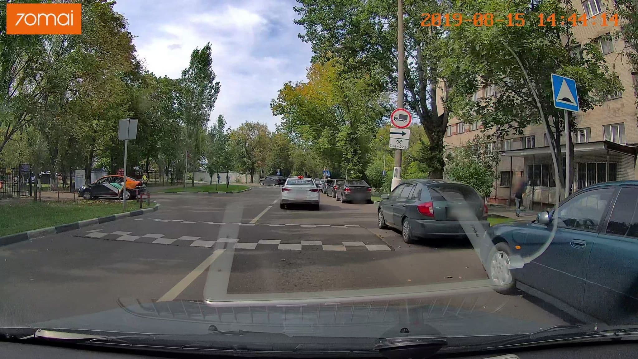 Street view near ЯРОСЛАВСКОГО ГРАДОСТРОИТЕЛЬНОГО КОЛЛЕДЖА ЛЮБЕРЕЦКИЙ ФИЛИАЛ, Lyubertsy — © et2t7121 (CC BY-SA · Mapillary)