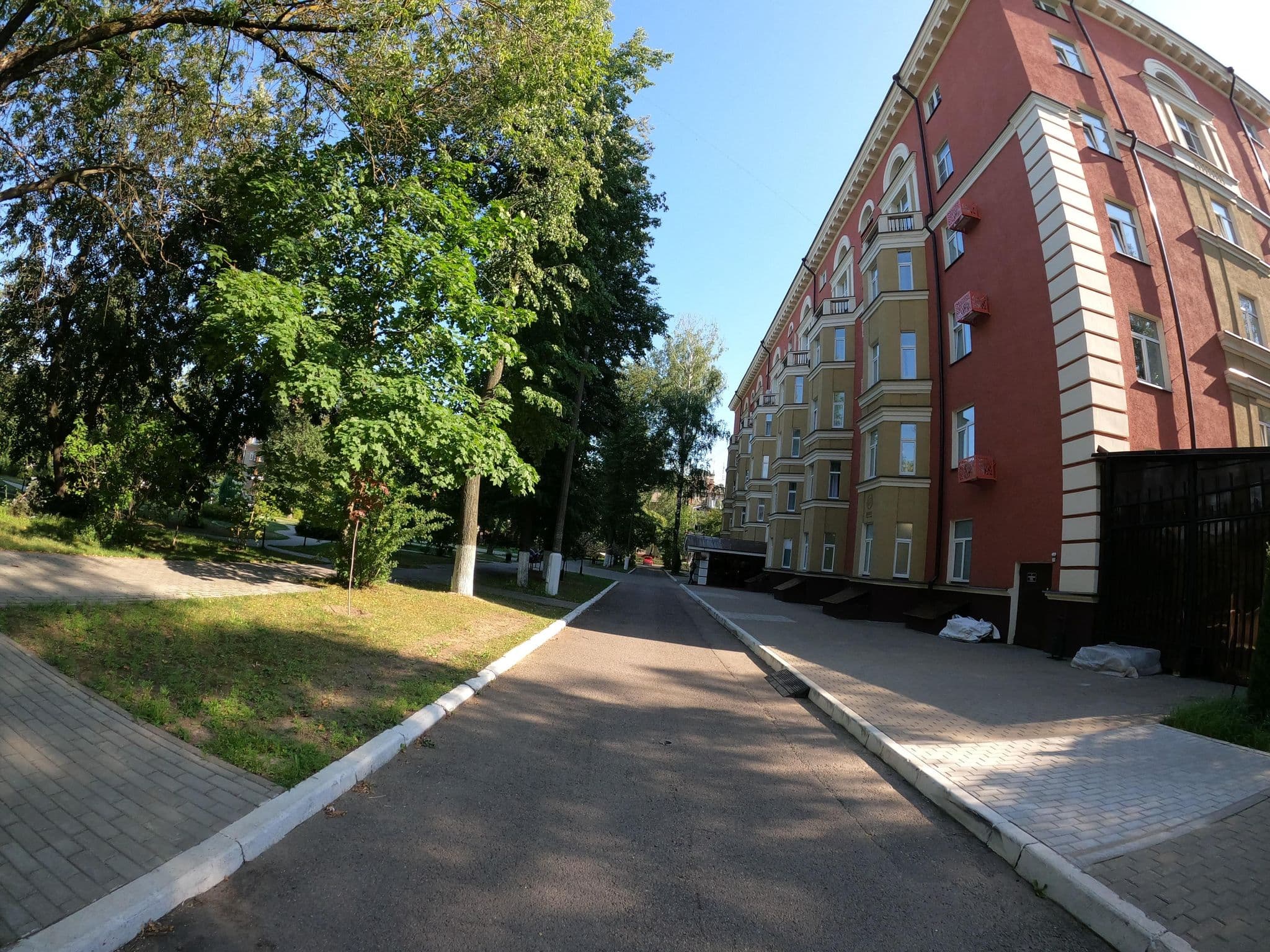 Street view near Апарт-отель "Дружба", Zhukovsky — © trolleway (CC BY-SA · Mapillary)