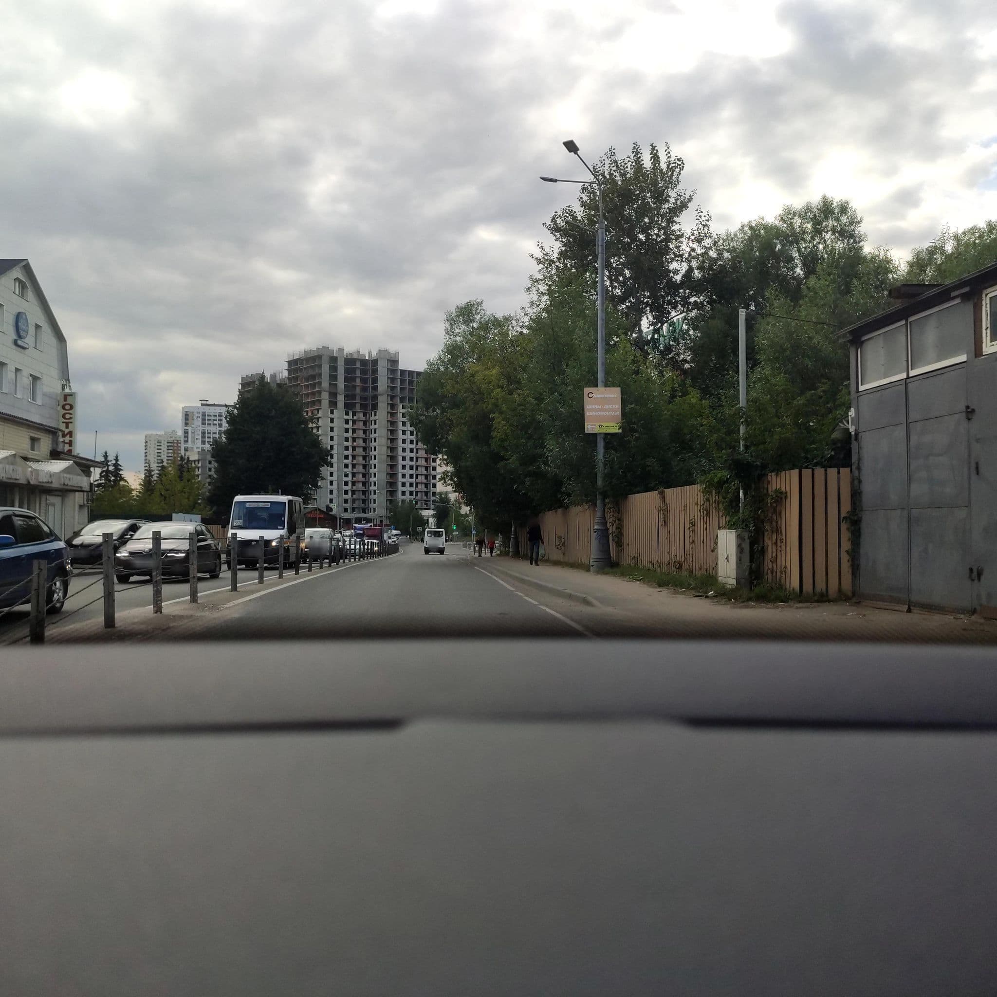 Street view near отель новокосино, Reutov — © phoneuploader (CC BY-SA · Mapillary)