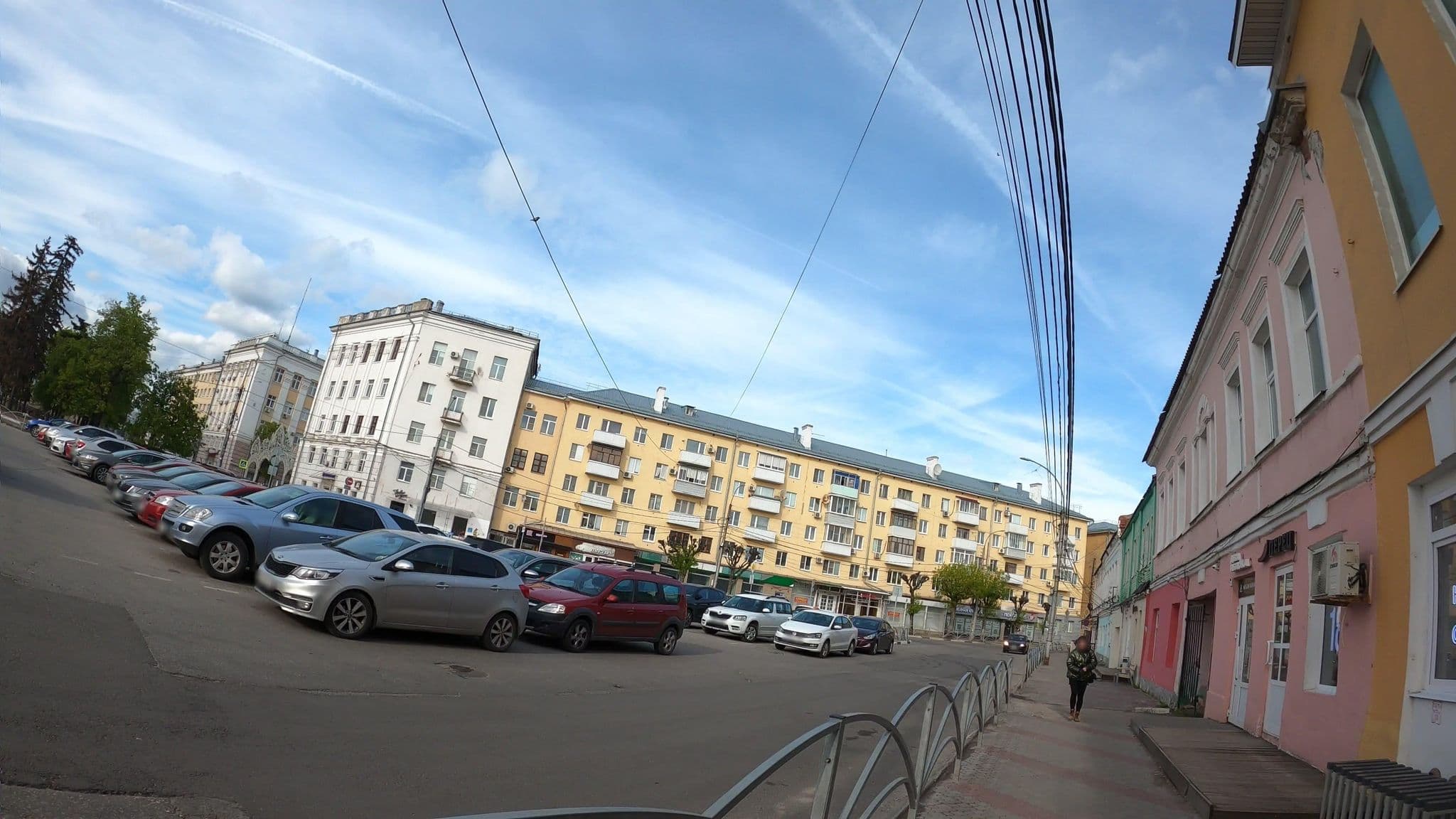 Street view near Гостинный двор, Ryazan’ — © trolleway (CC BY-SA · Mapillary)