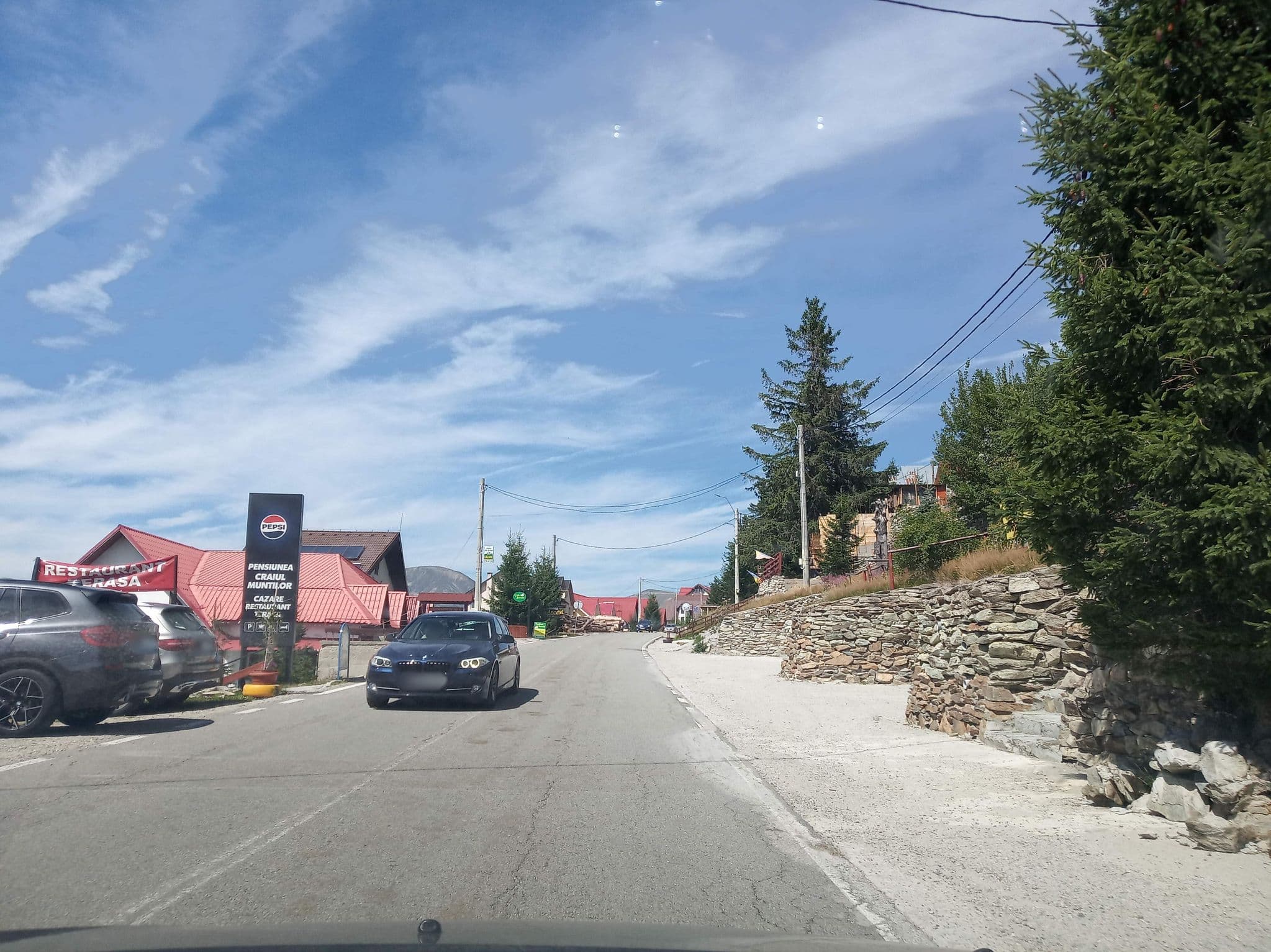 Street view near MariFlor, Polovragi — © tavi (CC BY-SA · Mapillary)