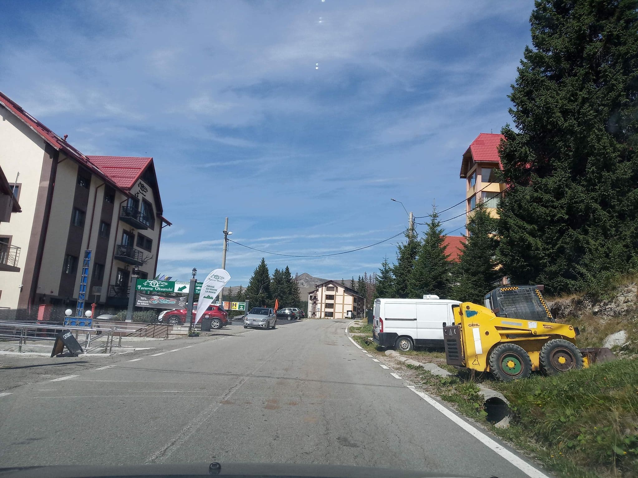 Street view near Kallisto, Polovragi — © tavi (CC BY-SA · Mapillary)