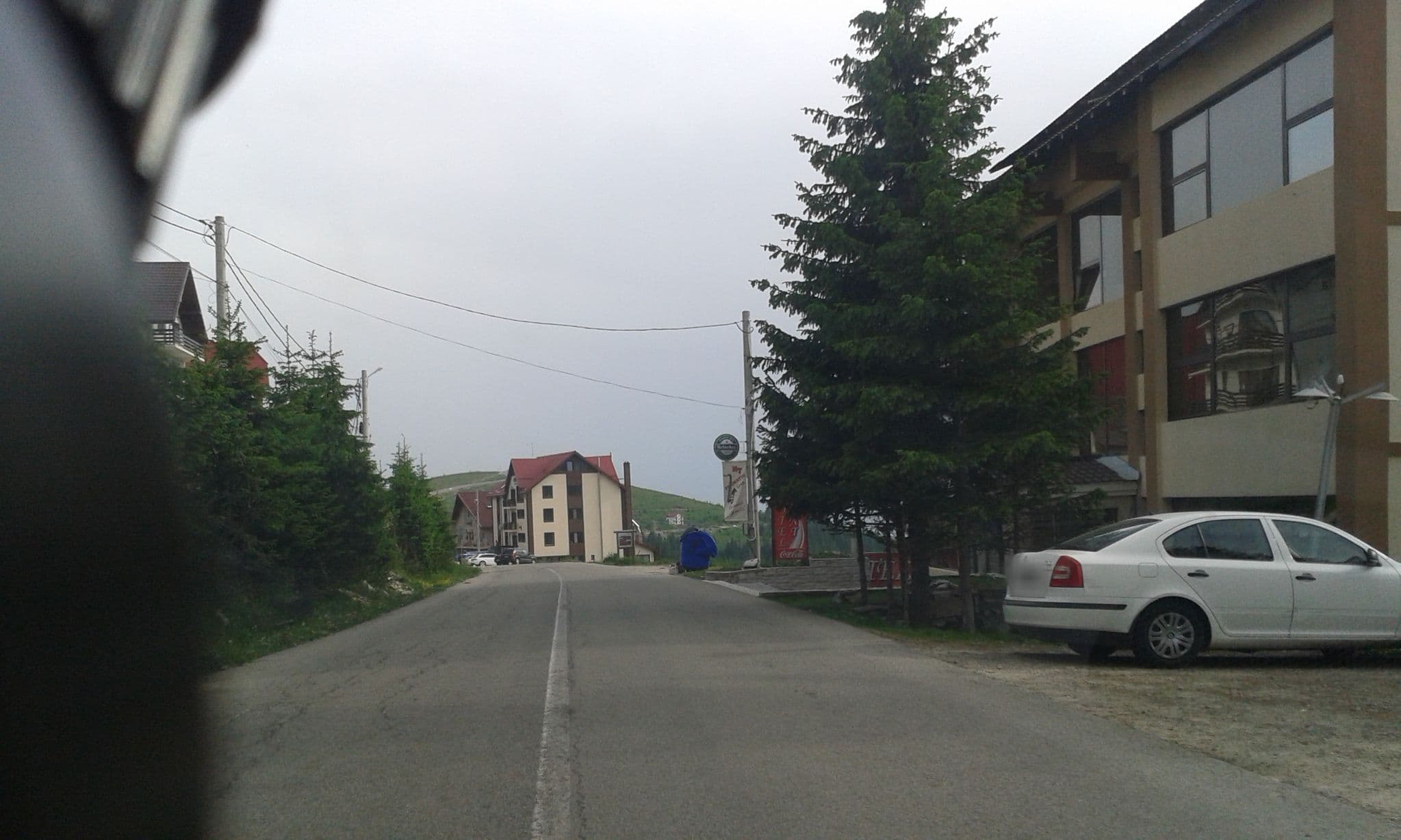 Street view near Vila Ranca, Polovragi — © pepenova (CC BY-SA · Mapillary)