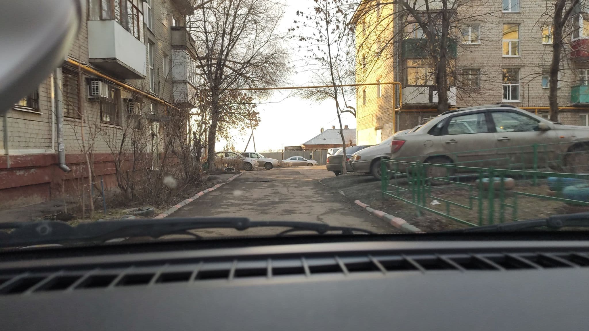 Street view near Лёлик и Болик, Samara — © phoneuploader (CC BY-SA · Mapillary)