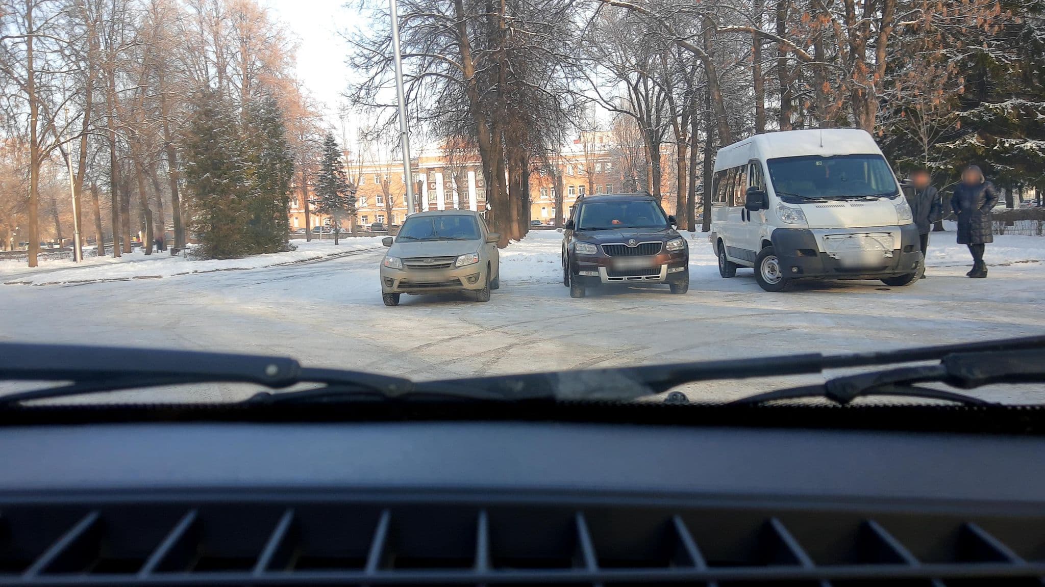 Street view near Палитра, Ufa — © phoneuploader (CC BY-SA · Mapillary)